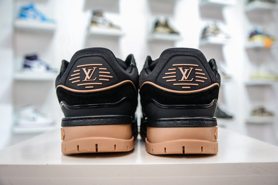 LV Trainer, the top version, is the first choice for high-end buyers