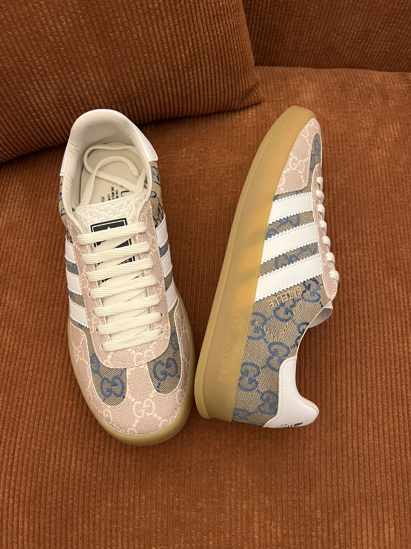 P210. Gucci adidas trébol modelos de marca compartida; 2022/dos series de cooperación de las mejores