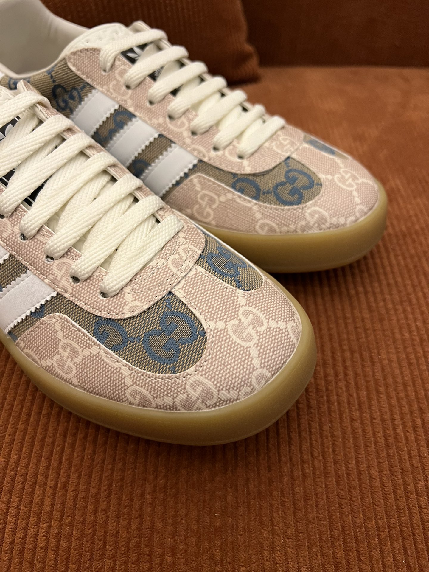 P210. Gucci adidas trébol modelos de marca compartida; 2022/dos series de cooperación de las mejores