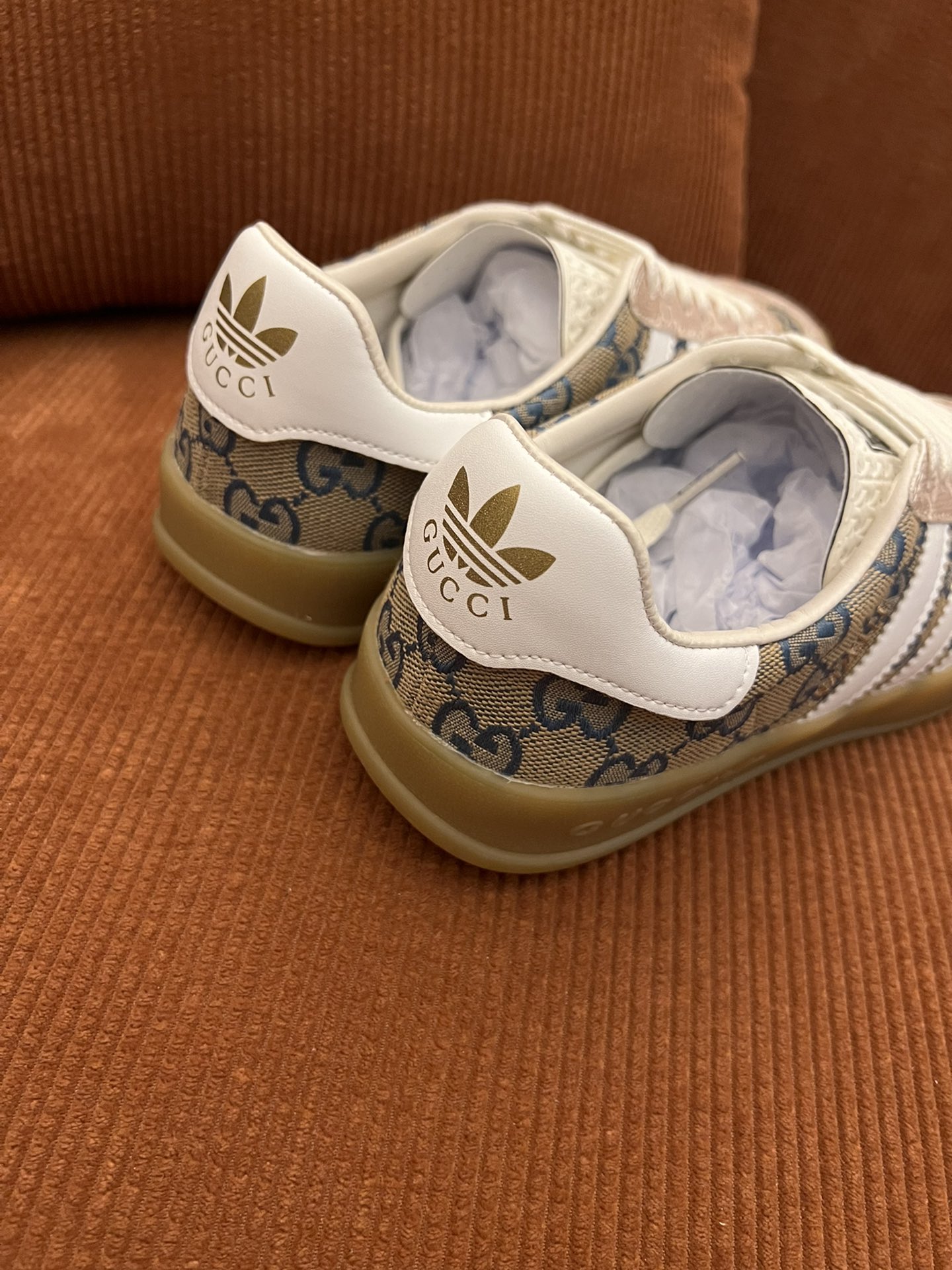 P210. Gucci adidas trébol modelos de marca compartida; 2022/dos series de cooperación de las mejores