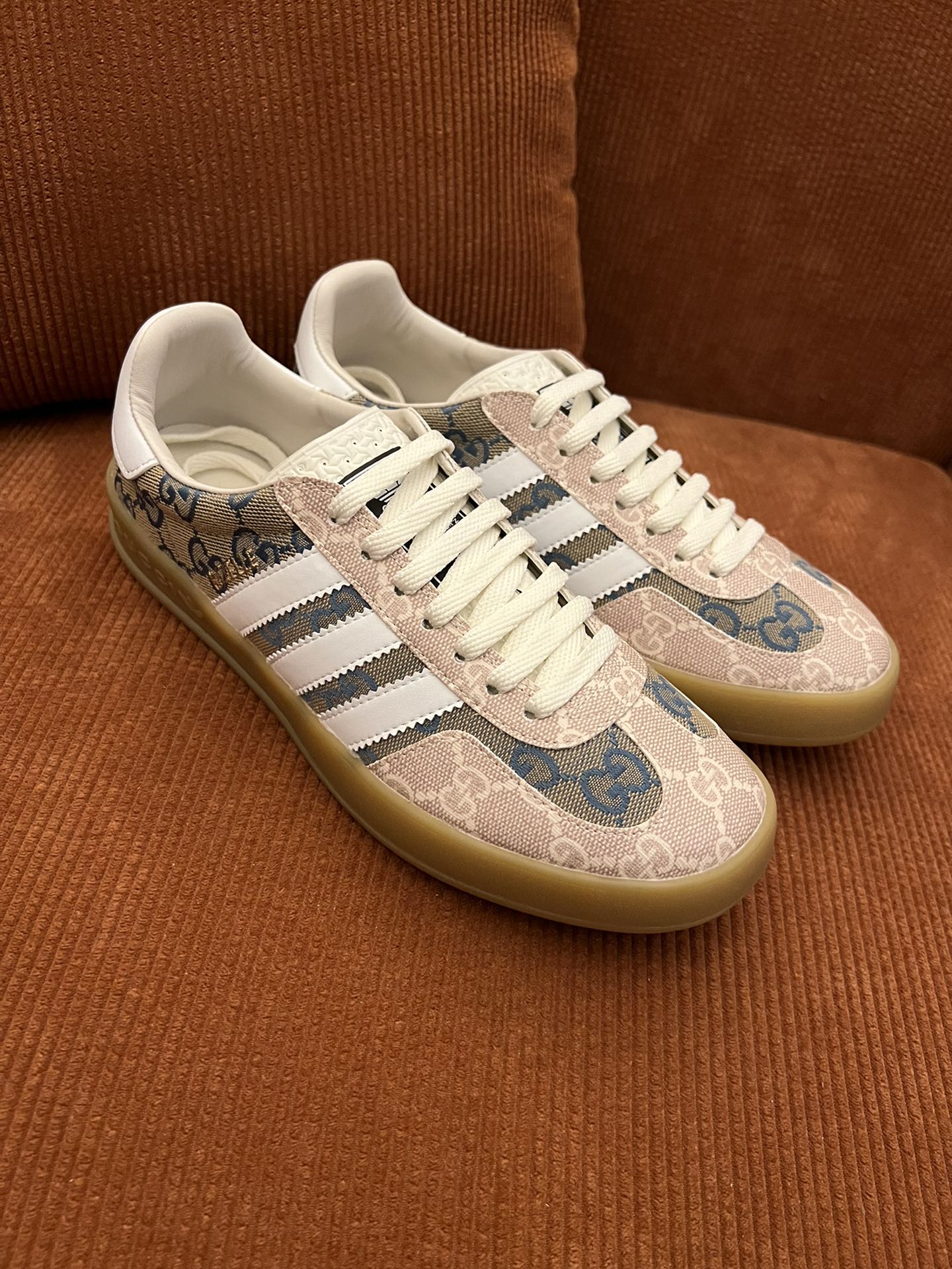 P210. Gucci adidas trébol modelos de marca compartida; 2022/dos series de cooperación de las mejores