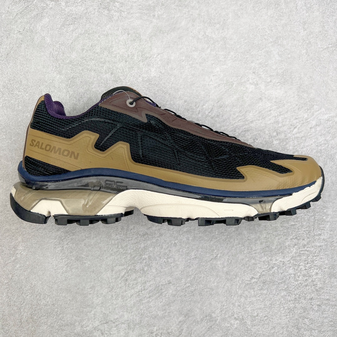 💰280 ＃绿X Salomon XT-Slate Advanced 斯莱特先行系列低帮城市越野机能休闲运动鞋 Salomon 正式发布全新越野鞋款 XT-SLATE 经典当家科技大底搭配创新鞋面 性能再一次创新升级 承袭品牌专业的户外基因 Salomon 持续研发高性能科技装备 不断完善各种户外运动需求 为确保优越的越野性能 Salomon XT- SLATE ADVANCED 继续沿用 ACS 动态稳定系统 大底方面采用 Contagrip® 反向 V 形耳齿设计 无论在潮湿、松软、坚硬&干燥路面 耐磨同时更保证良好的抓地性能 而在本次全新升级中 XT- SLATE ADVANCED 更采用了 EVA 中底 提供轻量级缓震 确保柔软脚感 轻盈着地 Salomon XT-SLATE ADVANCED 的鞋面是本次创新升级一大亮点 采用华夫格纹网面材质打造 并从山径道路获取灵感 鞋面上压印了流线型的纹路 来呼应连绵的山脉地形景观 配合以便于操作的快速系带系统 让鞋款更贴合足部 尺码：36 36.5 37.5 38 38.5 39 40 40.5 41 42 42.5 43 44 44.5 45 46.5 编码：by3936050-运动鞋