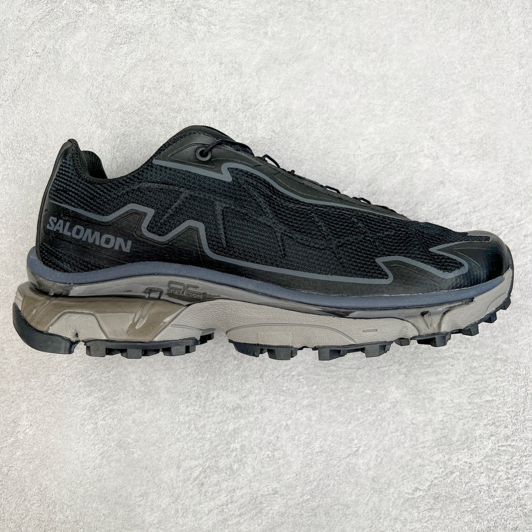 💰280 ＃绿X Salomon XT-Slate Advanced 斯莱特先行系列低帮城市越野机能休闲运动鞋 Salomon 正式发布全新越野鞋款 XT-SLATE 经典当家科技大底搭配创新鞋面 性能再一次创新升级 承袭品牌专业的户外基因 Salomon 持续研发高性能科技装备 不断完善各种户外运动需求 为确保优越的越野性能 Salomon XT- SLATE ADVANCED 继续沿用 ACS 动态稳定系统 大底方面采用 Contagrip® 反向 V 形耳齿设计 无论在潮湿、松软、坚硬&干燥路面 耐磨同时更保证良好的抓地性能 而在本次全新升级中 XT- SLATE ADVANCED 更采用了 EVA 中底 提供轻量级缓震 确保柔软脚感 轻盈着地 Salomon XT-SLATE ADVANCED 的鞋面是本次创新升级一大亮点 采用华夫格纹网面材质打造 并从山径道路获取灵感 鞋面上压印了流线型的纹路 来呼应连绵的山脉地形景观 配合以便于操作的快速系带系统 让鞋款更贴合足部 尺码：36 36.5 37.5 38 38.5 39 40 40.5 41 42 42.5 43 44 44.5 45 46.5 编码：by3936050-运动鞋