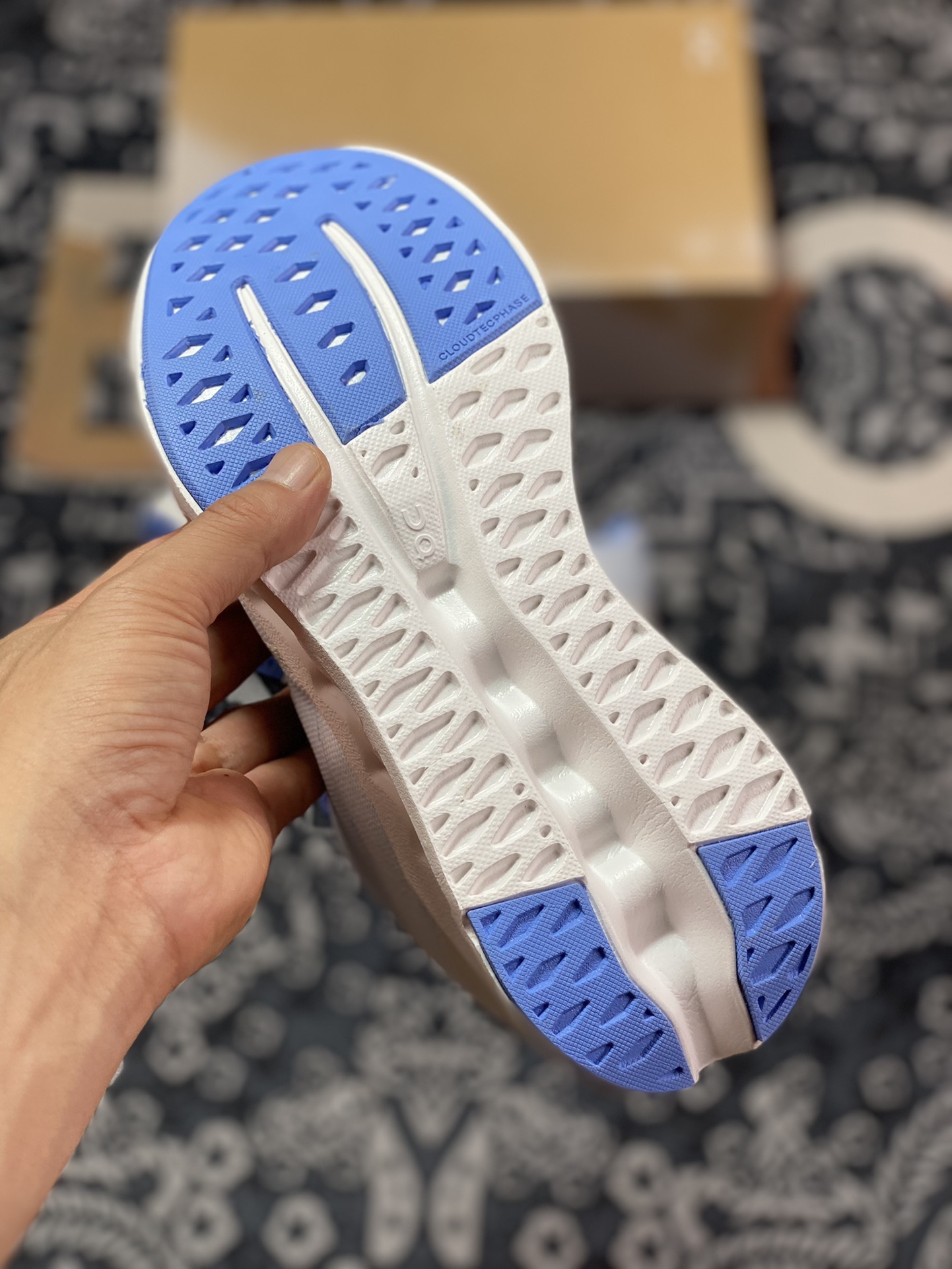 ON Running Cloudsurfer Road Rod Series Low-top Thick-soled Jogging Shoes ”Mesh Light Blue and White” 3WD10441203