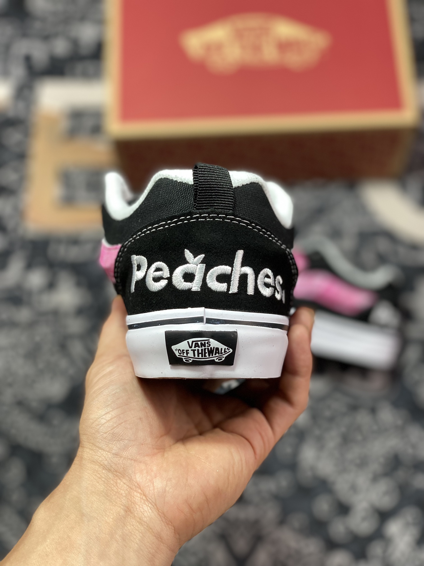 Peaches x Vans Knu-Skool Vans Official