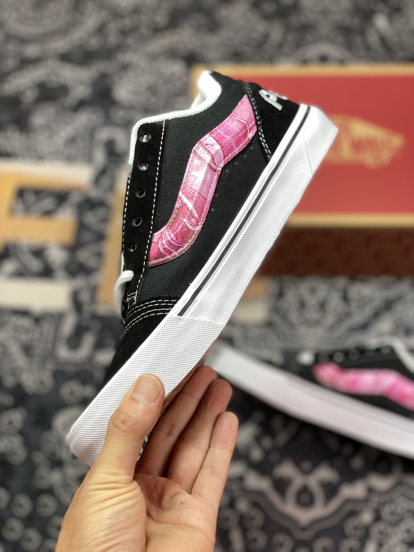 Peaches x Vans Knu-Skool Vans Official