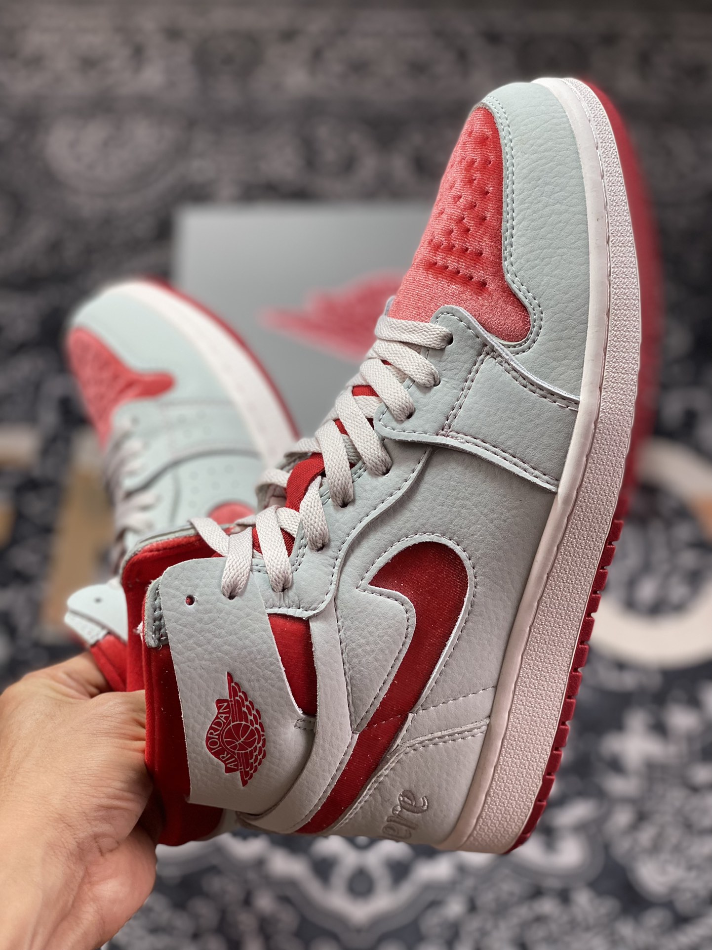 Air Jordan 1 Zoom CMFT 2 ”Valentine‘s Day“ DV1304-106