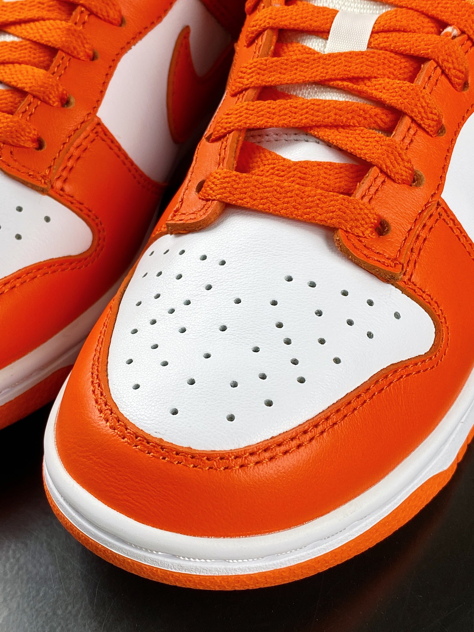 SB Dunk Low ”Orange Blaze” dunk series low-top sneakers ”White Orange Snow City” CU1726-101