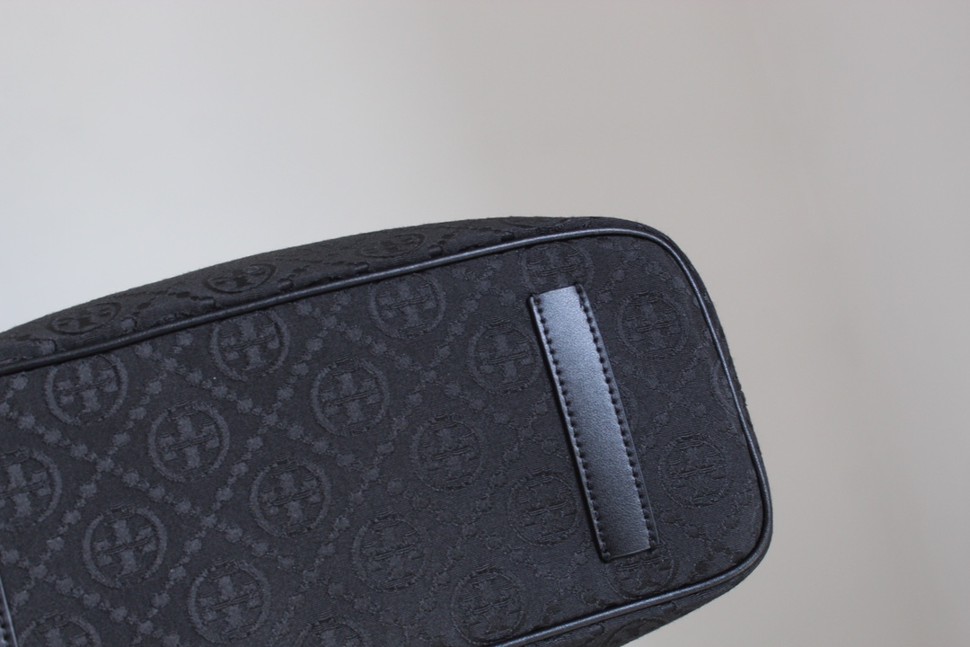 Tory Burch ～Tory Burch最新款老花拉链购物袋