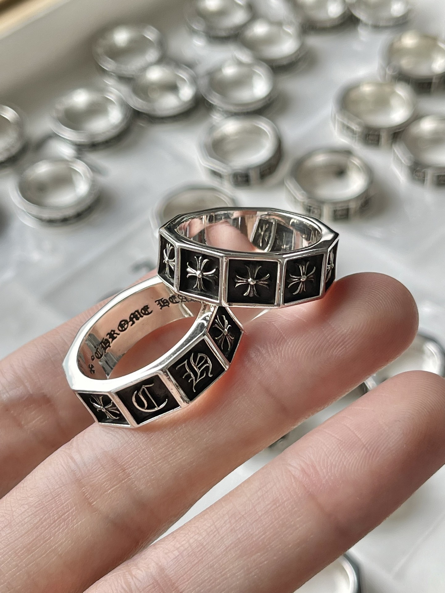 Chrome Hearts 克罗心 字母十字花方块戒指