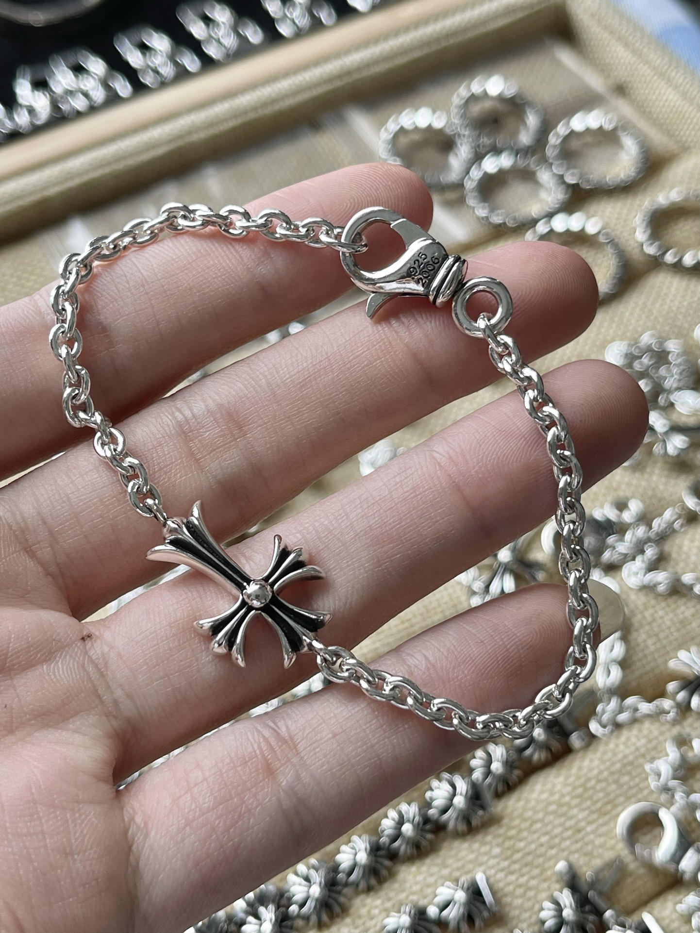 Chrome Hearts 克罗心 十字架龙虾扣手链