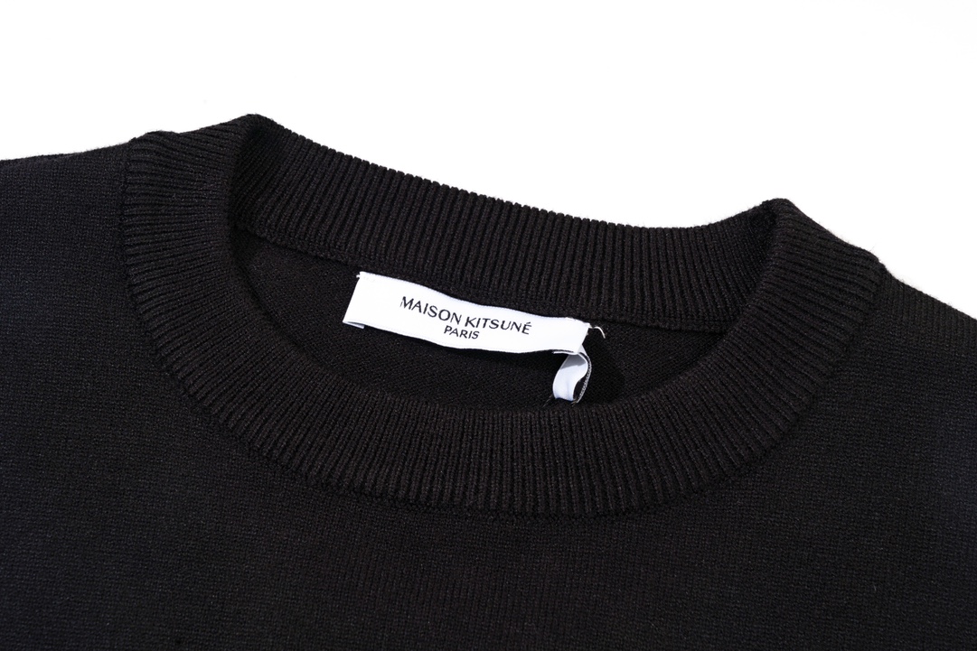2023 Classic Fox Head Sweater by Maison Kitsune in Black, Unisex, Various Sizes - 图片 4