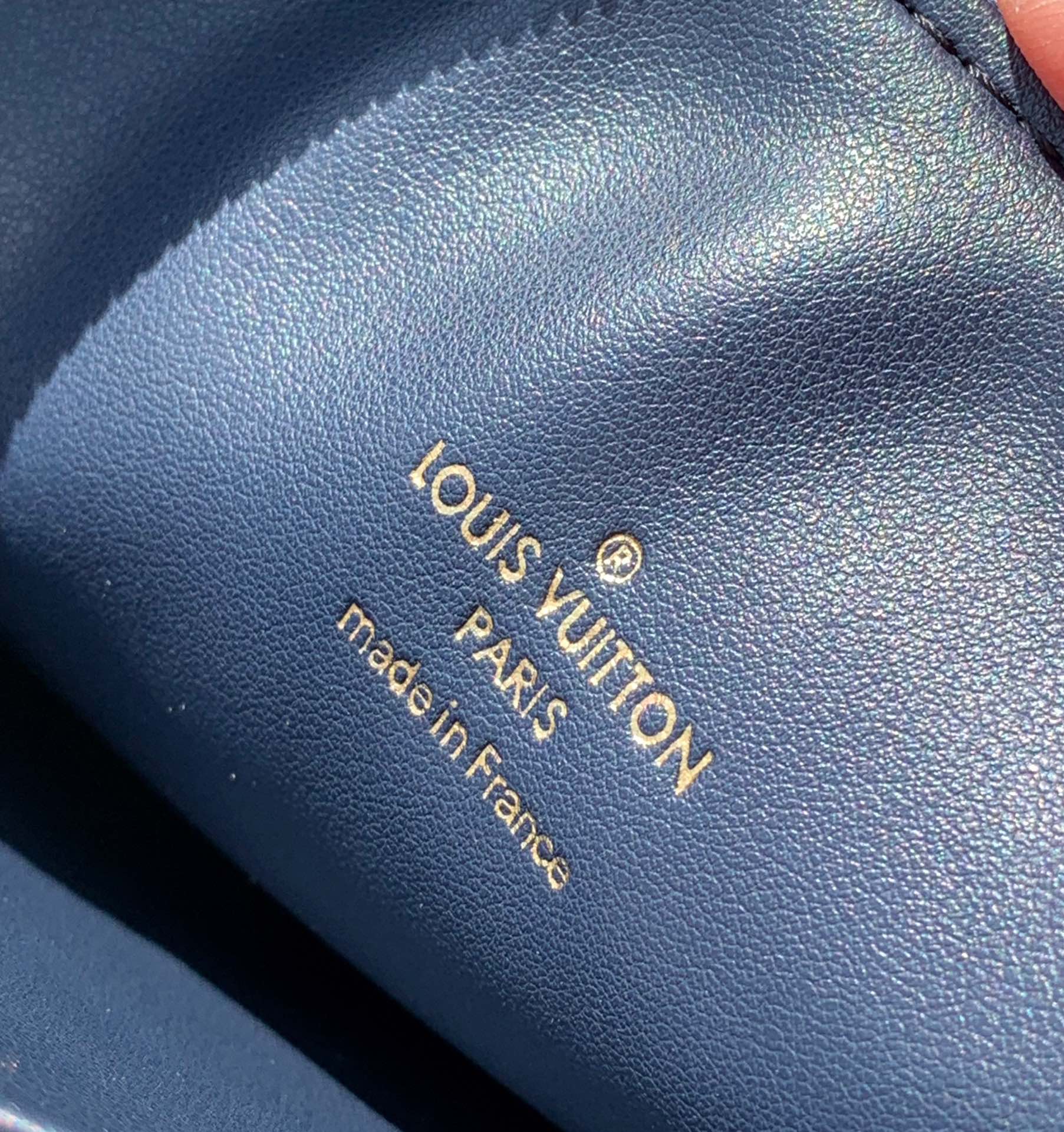 非市场普通货 进口皮料半钢五金尺寸 26×20×12cm LV当季新款 COUSSIN小号链条包，渠道出