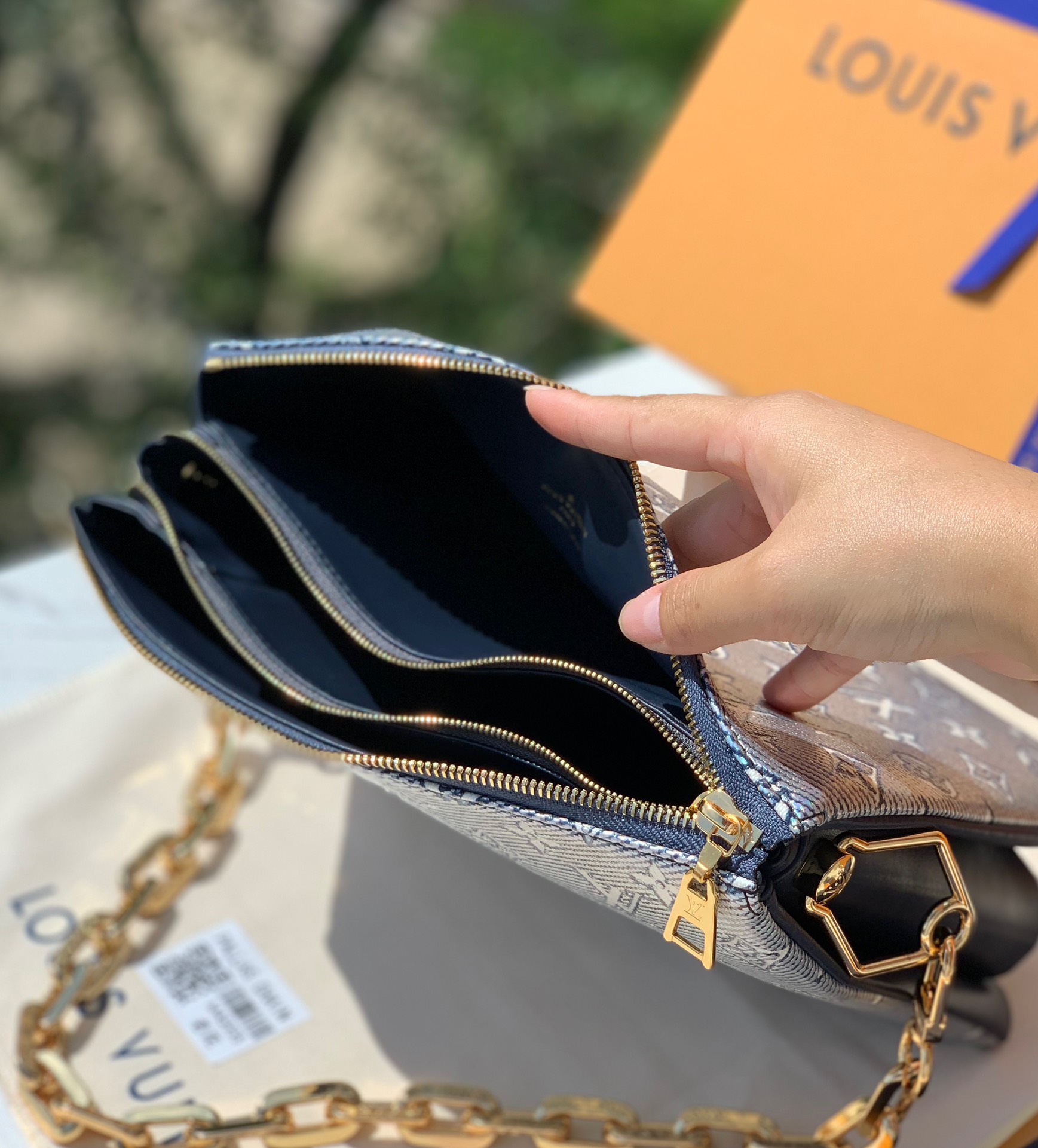 非市场普通货 进口皮料半钢五金尺寸 26×20×12cm LV当季新款 COUSSIN小号链条包，渠道出