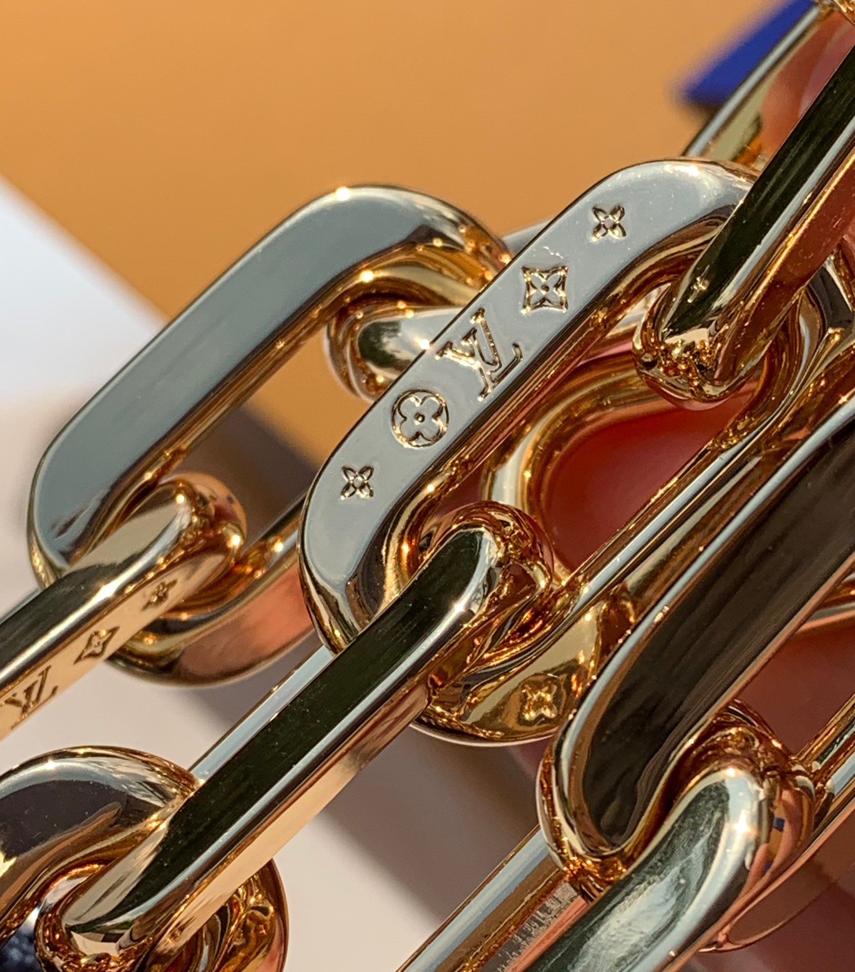 非市场普通货 进口皮料半钢五金尺寸 26×20×12cm LV当季新款 COUSSIN小号链条包，渠道出