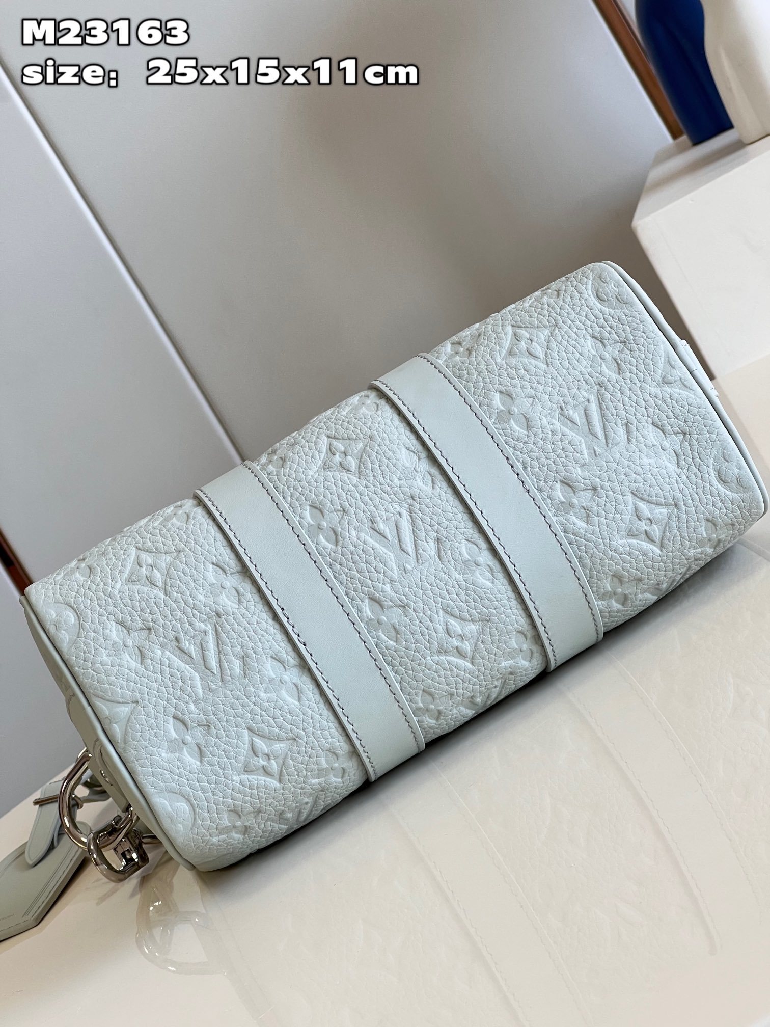顶级原单M23163本款KeepallBandoulière25手袋选用Monogram压纹粒面Taur