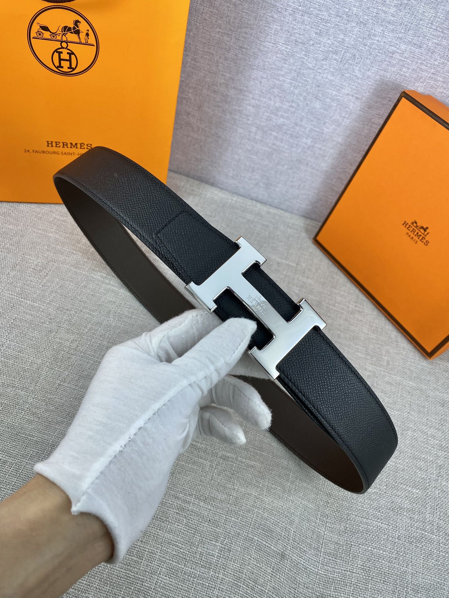 官网同步镀钯金属皮带扣优雅而时尚这款