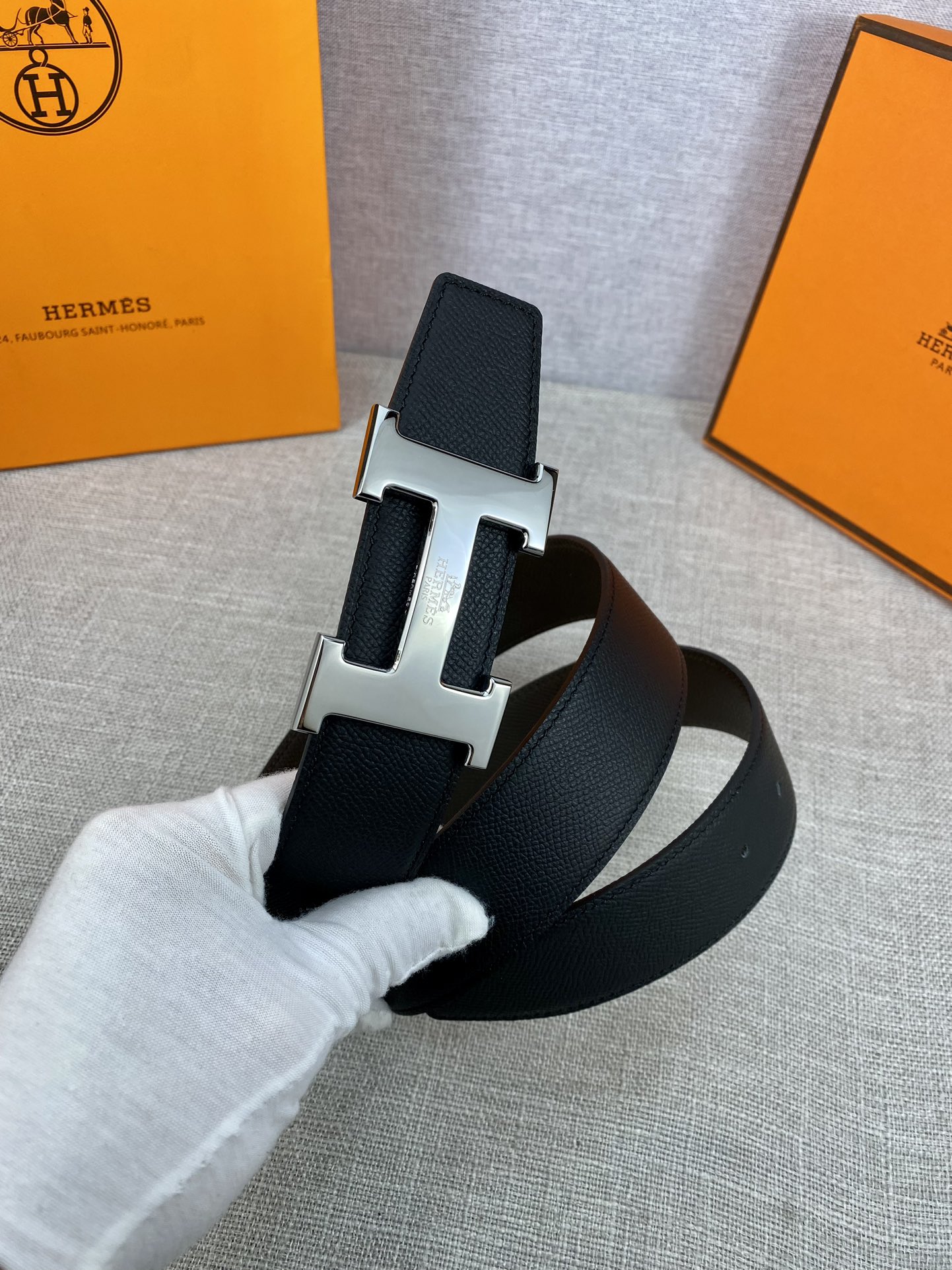 官网同步镀钯金属皮带扣优雅而时尚这款