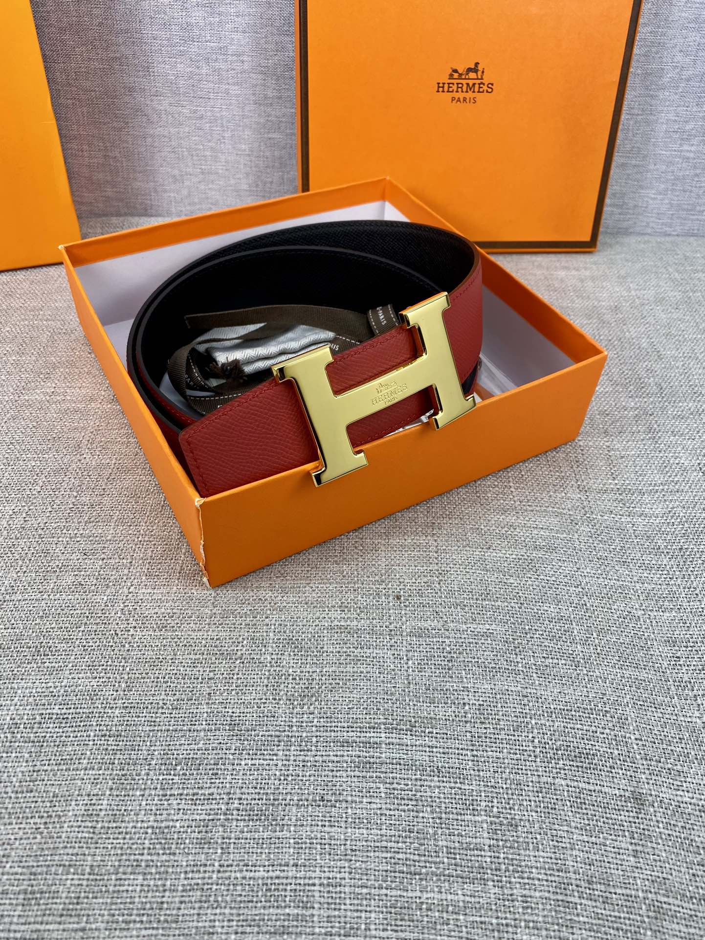 官网同步镀钯金属皮带扣优雅而时尚这款