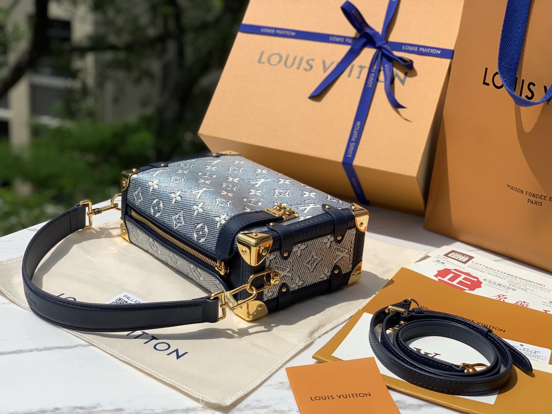 非市场普通货 进口皮料半钢五金尺寸 21×14×6cm LV SIDE TRUNK 女盒子包，M2294