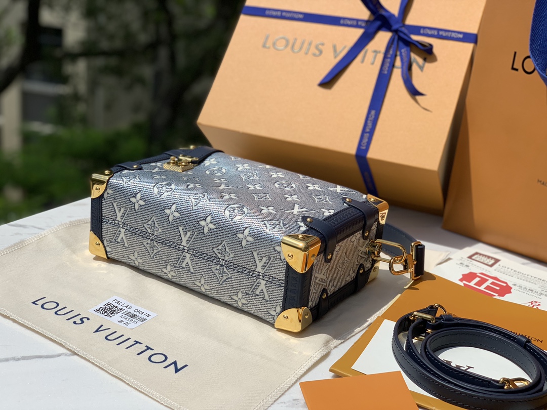 非市场普通货 进口皮料半钢五金尺寸 21×14×6cm LV SIDE TRUNK 女盒子包，M2294