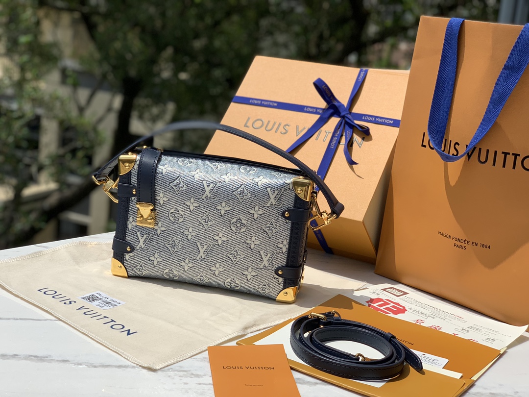 非市场普通货 进口皮料半钢五金尺寸 21×14×6cm LV SIDE TRUNK 女盒子包，M2294