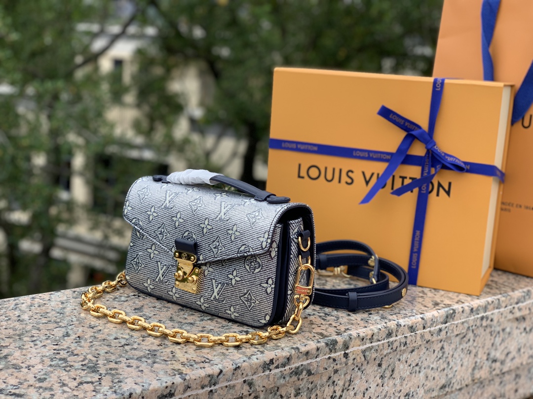 非市场普通货 进口皮料半钢五金尺寸 21.5×13.5×6cmLV最新款炫彩牛仔小邮差包，M22834颜