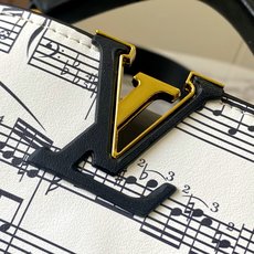 顶级原版 广州货M20193白色配黑音符🎵 本款Capucines 迷你手袋 法国进口小牛皮,闪亮的金属 顶级原版 广州货M20193白色配黑音符🎵 本款Capucines 迷你手袋 法国进口小牛皮,闪亮的金属