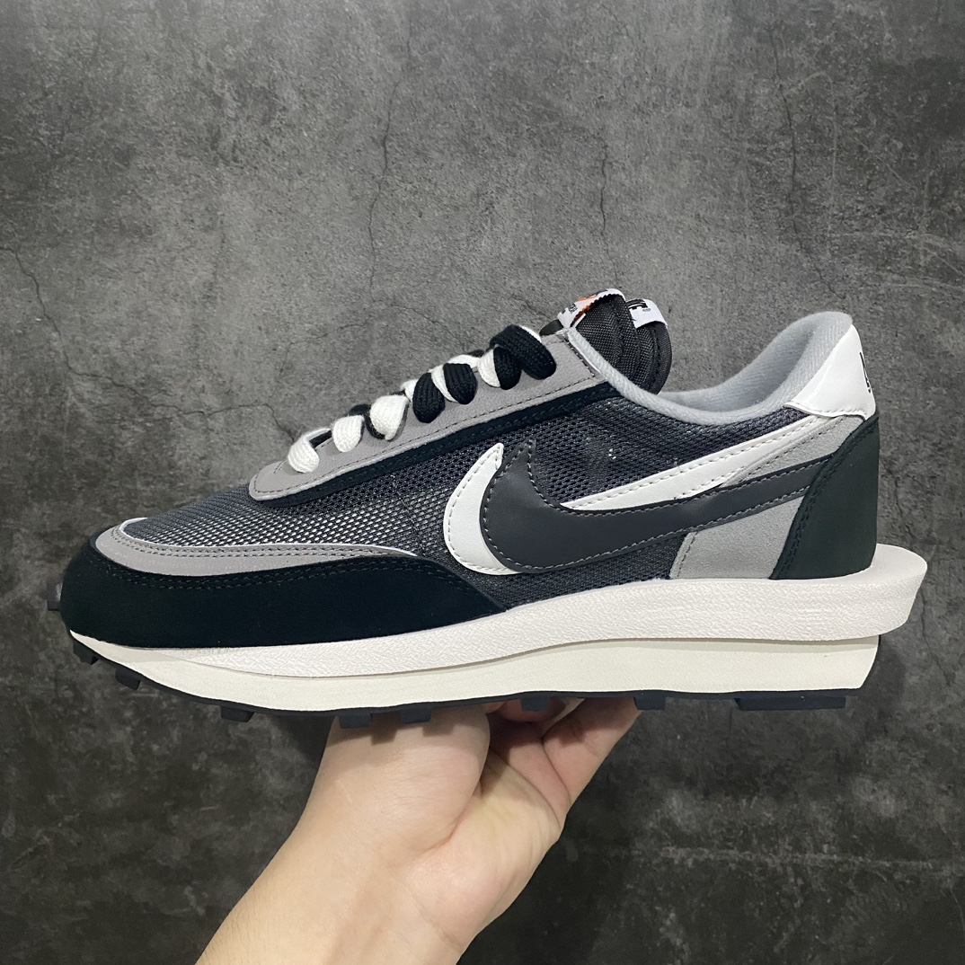 Top pure original Sacai x NK LDV Waffl Daybreak joint catwalk deconstructed double bottom double hook double tongue waffle retro jogging shoes BV0073-001