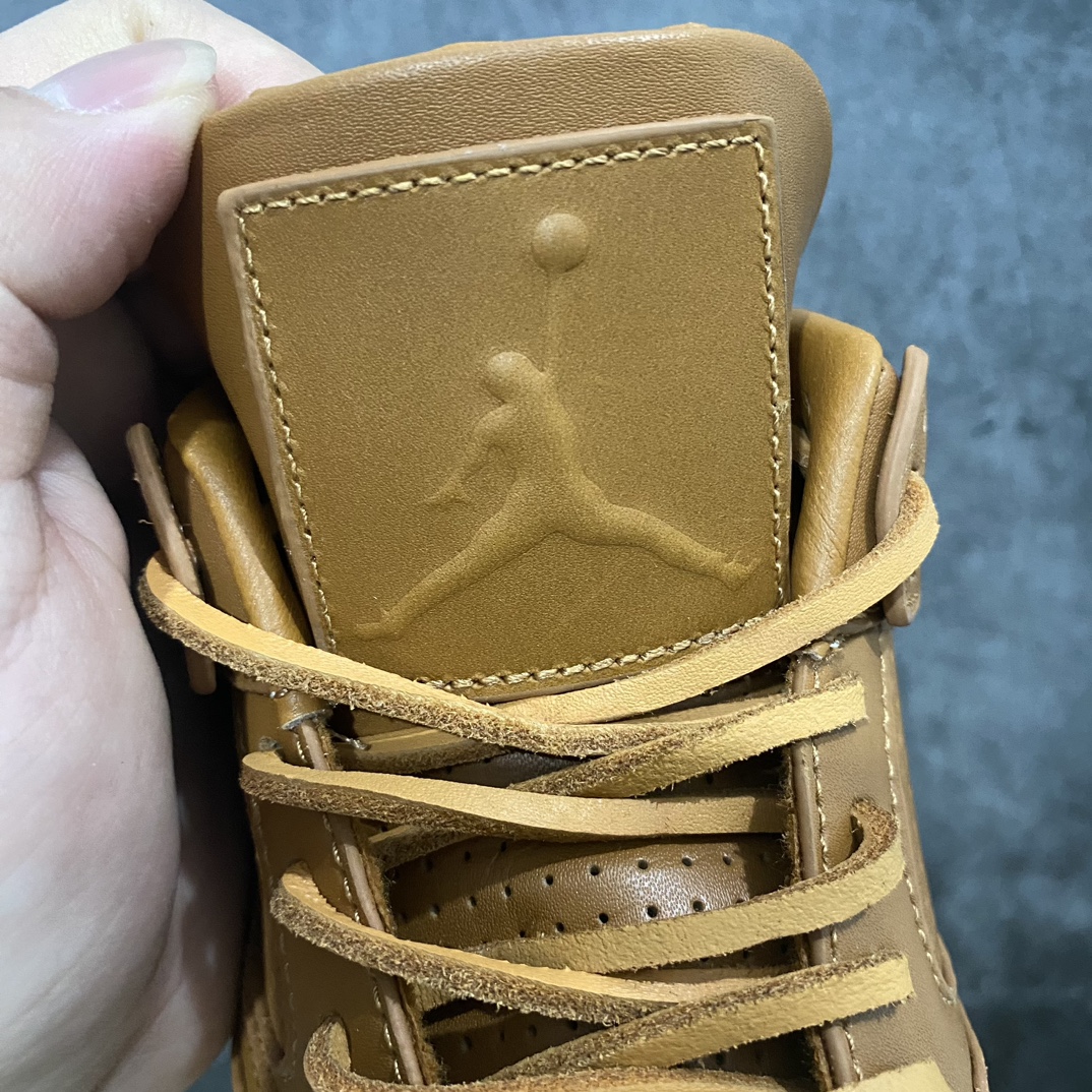 图片[2]-Air Jordan 4 Premium \”Ginger\”AJ4 乔4爱马仕黄 小麦色 819139-205nn鞋款本身带着简约的小麦色，没有过多的装饰性，以Air Jordan 4最基本的外形展现，但是其鞋面采用了优质的皮革，鞋带也不例外以皮革来制作。色彩上则选择全小麦色，如此处理颇有些工装靴的模样 尺码40-47.5-莆田鞋批发中心