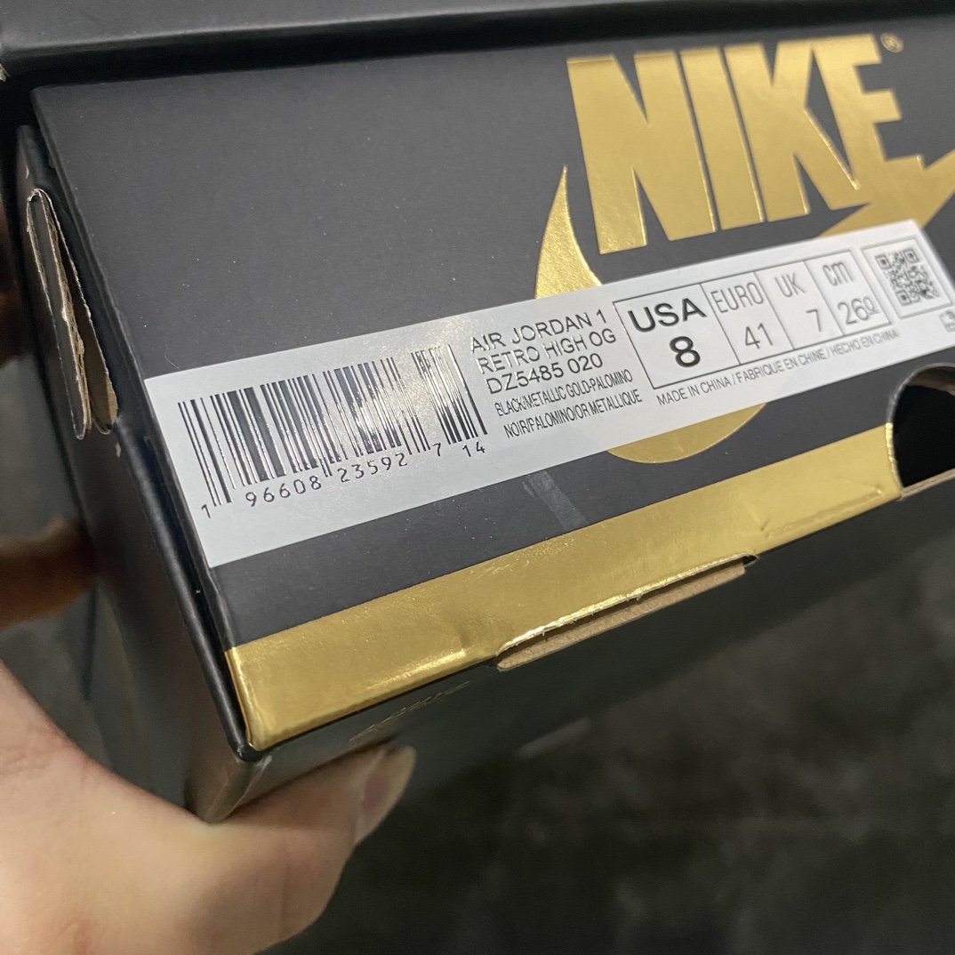 图片[9]-【JS纯原版】Air Jordan 1 AJ1 Retro \” Palomino \”棕黑摩卡脚趾 DZ5485-020n大厂出品 市场第一梯队版本n全鞋电脑针车 精确间距匹配国内顶级头层皮料订染 用料绝不含糊飞翼3D高频深度立体 全方位比对原鞋n皮料全程玻璃冲刀 冲裁 清洁度完美工艺方面漏斗收腰 底线拉帮 LOGO立体 小到针眼排布 载片对称 冲孔效果 鞋标规范 鞋垫背胶等等 尺码：40 40.5 41.5 42 42.5 43 44 45 46 47.5-莆田鞋批发中心