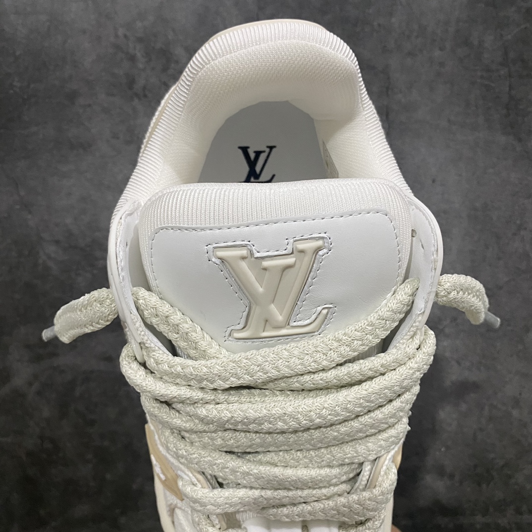 LV Trainer Maxi Canvas White Fatty Series Bread Shoes Donkey Brand 23S Fashion Show Model