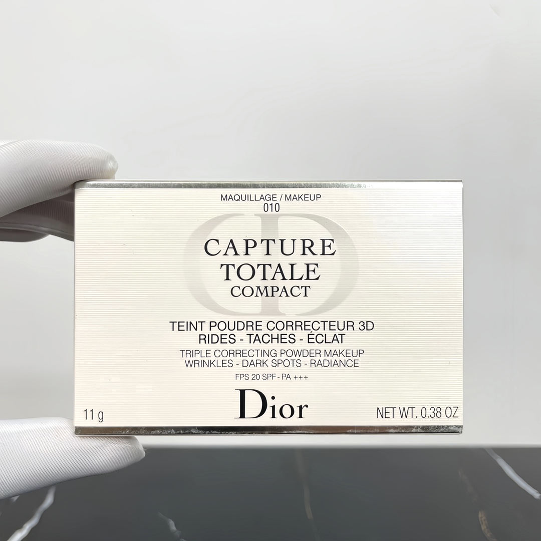 Polvo compacto Dior Capture Totale. Tonos: B10, B20.