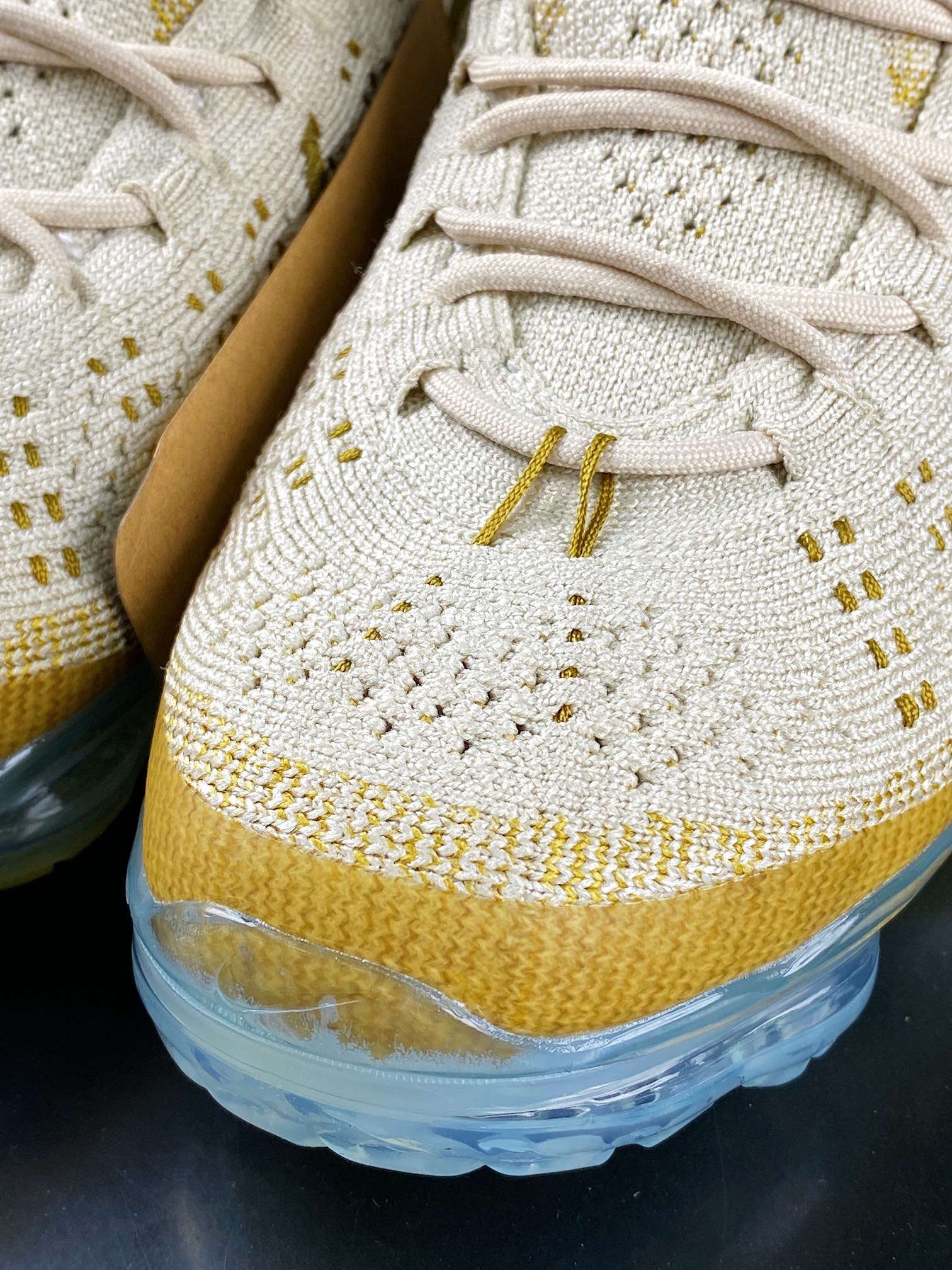 Air VaporMax 2023 Flyknit FK”Tan” 2023 Air Cushion Jogging Shoes ”Light Khaki Gilded Hook” DV1678-100