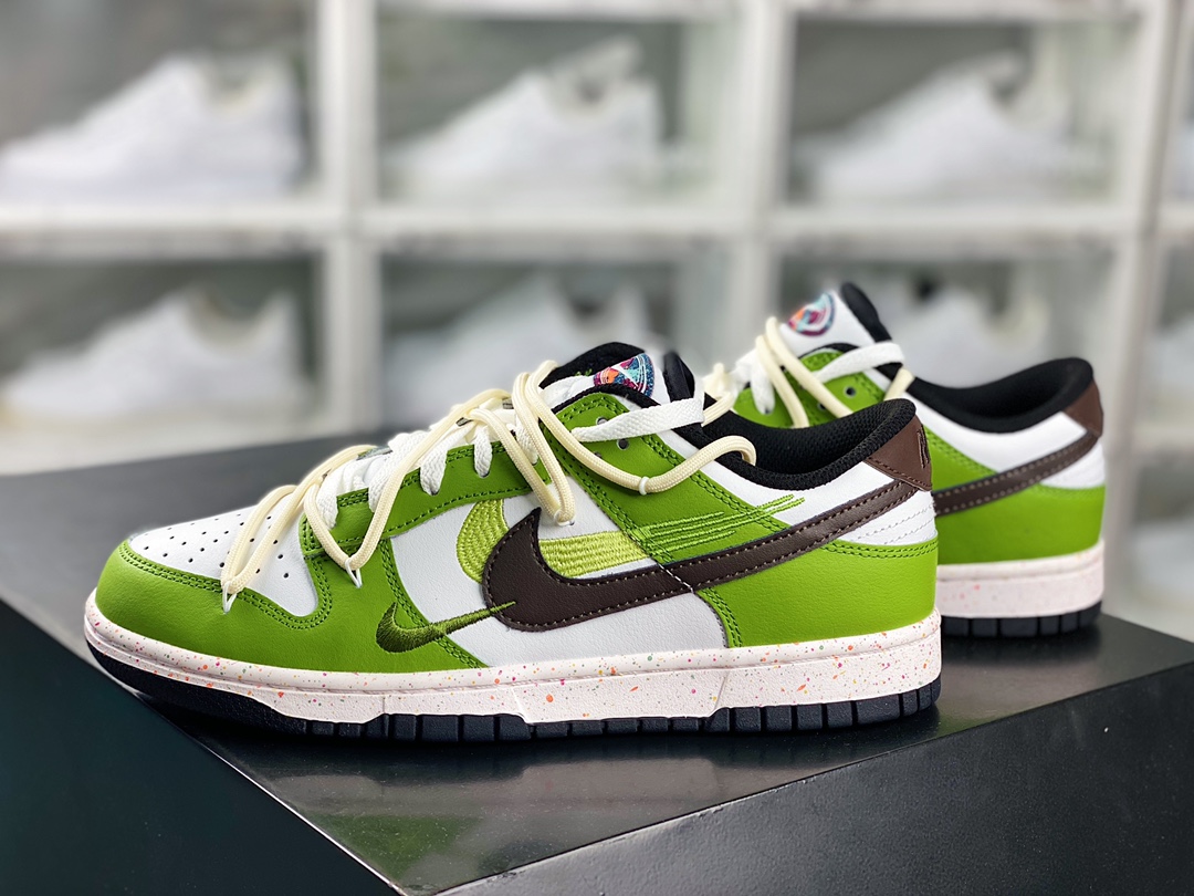 SB Dunk Low ”Multi-Color/Swoosh” dunk series low-top casual sports skateboard shoes ”white and green rope triple hook” FD4623-134