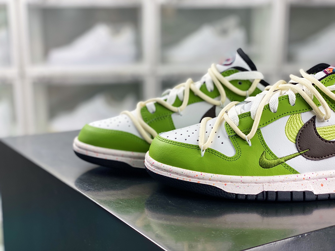 SB Dunk Low ”Multi-Color/Swoosh” dunk series low-top casual sports skateboard shoes ”white and green rope triple hook” FD4623-134