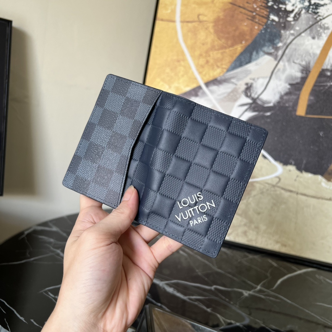 💕 顶级原单 M60543 压格 蓝色卡包! 袋裝萬用錢包 Louis Vuitton的小巧袋裝萬用錢包