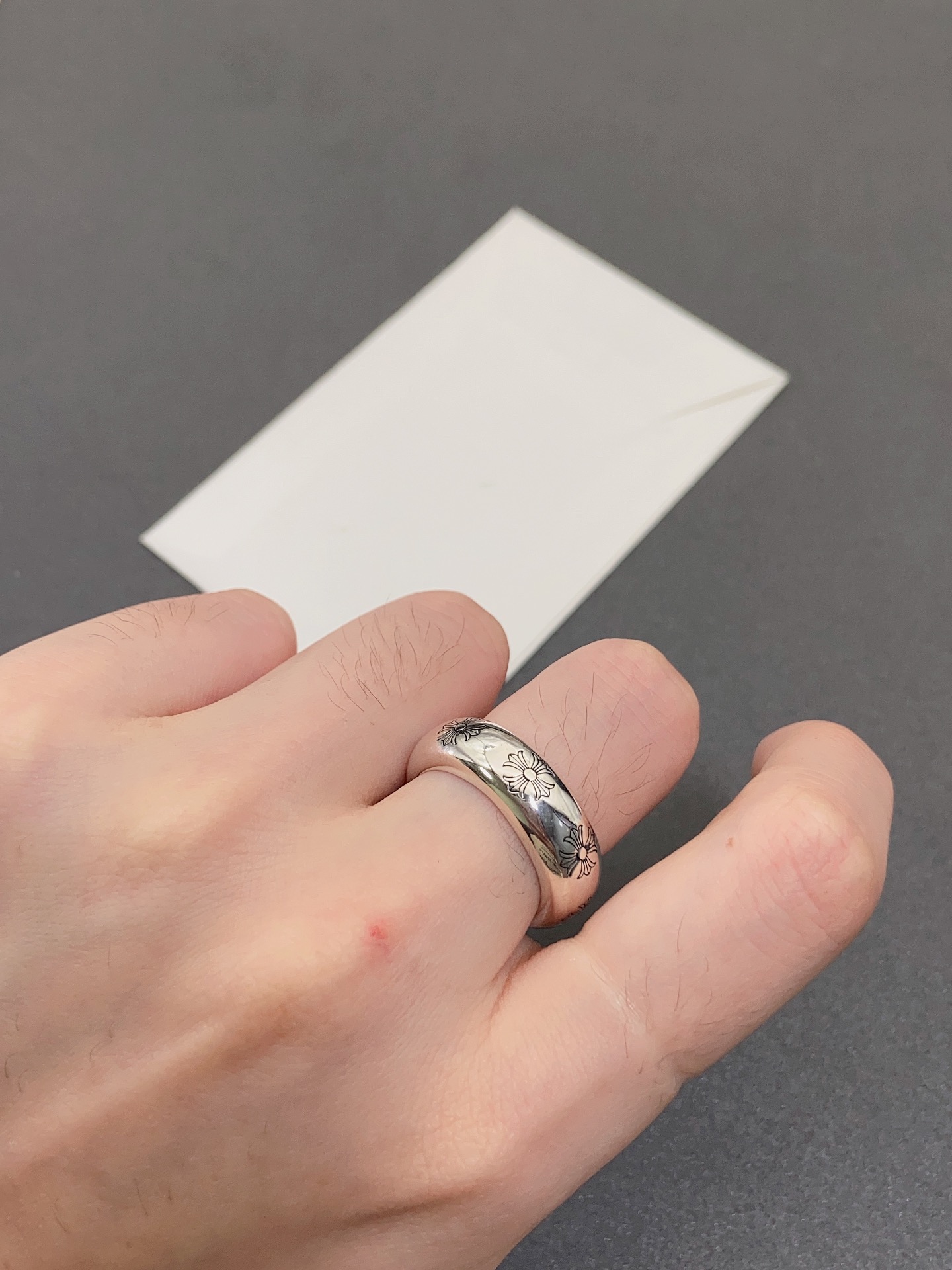 NO:101620,Crowxin Classic Cross Ring How to match it is so beautiful!  Don't miss it, just pair it with a T-shirt, it's so trendy, Crosin ring, chrome hearts, tees, t-shirt, ring19860909克罗心 经典十字架 戒指 怎么搭怎么好看的款！辣妹们千万别错过 随便搭配一件T恤都潮到爆,克罗心戒指,chrome hearts,tees，t-shirt,ring,Jewelry