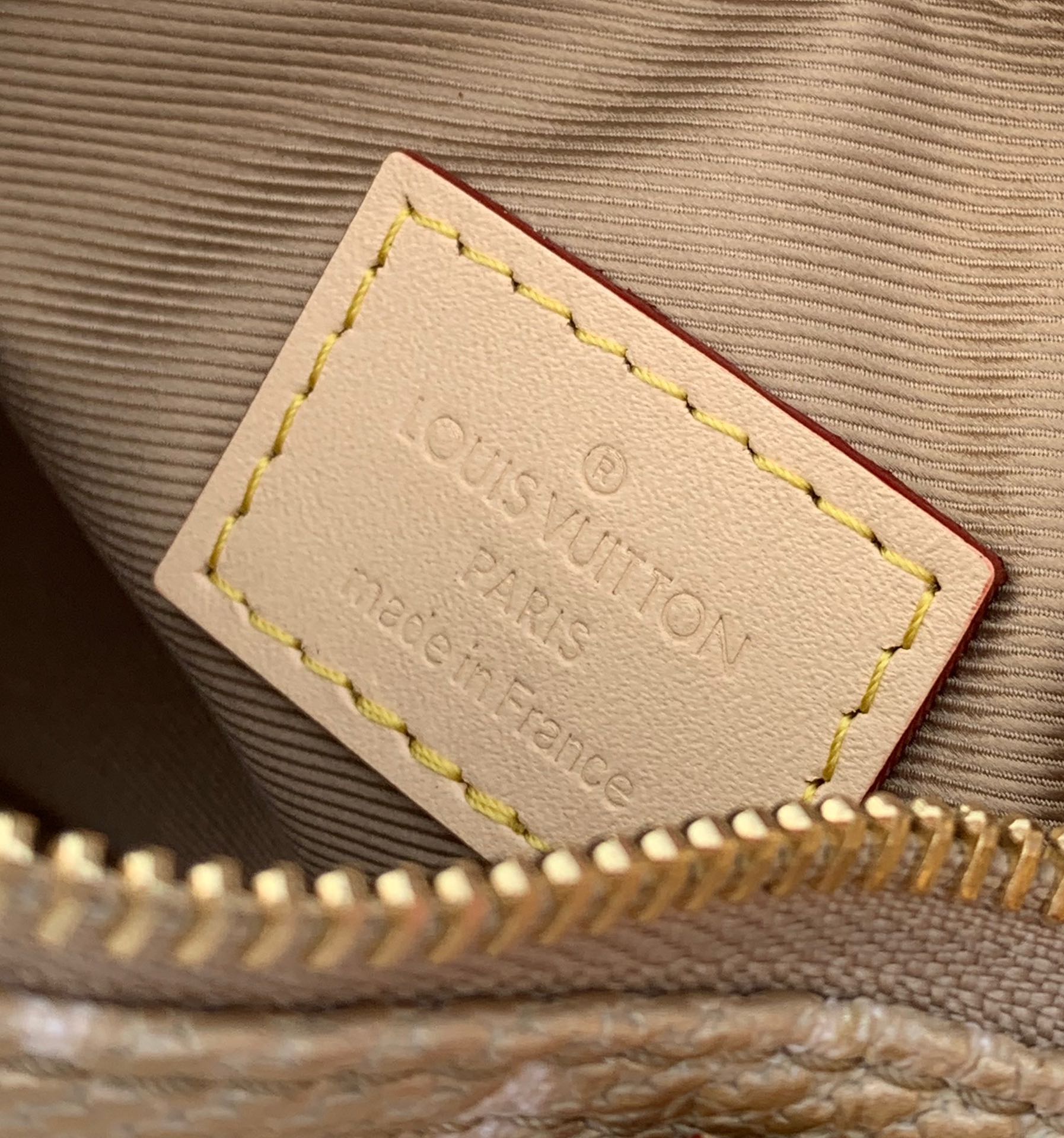 非市场普通货 进口皮料半钢五金 m82242尺寸 16×10×7.5cmLV上新 nano s非市场普通