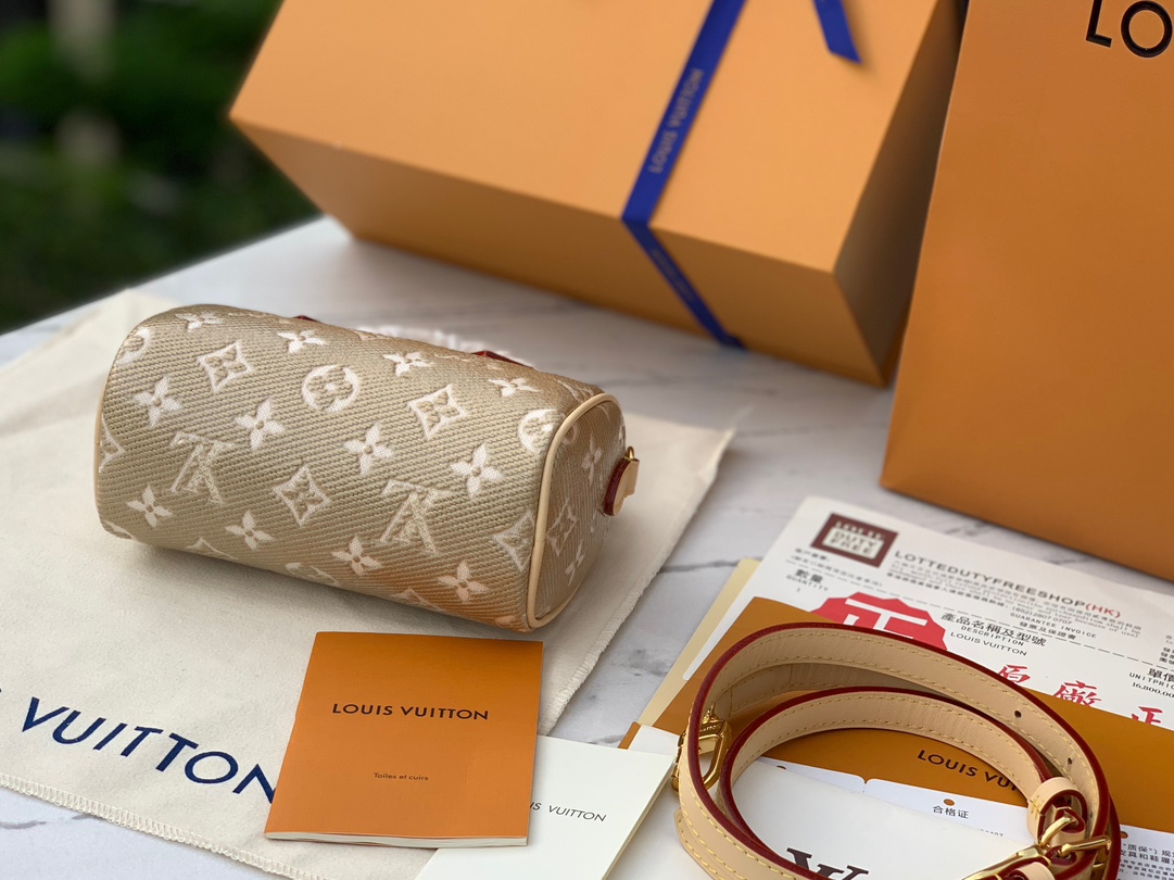 非市场普通货 进口皮料半钢五金 m82242尺寸 16×10×7.5cmLV上新 nano s非市场普通