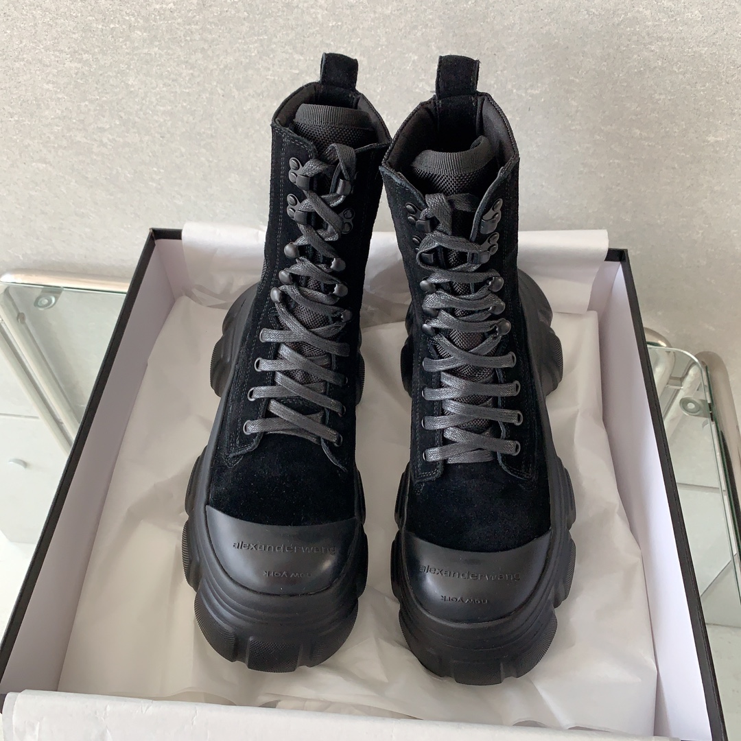 Stylish Alexander Wang Autumn Big Martin Boots: Dark, Simplistic, Must-Have for Cool Girls - 图片 1