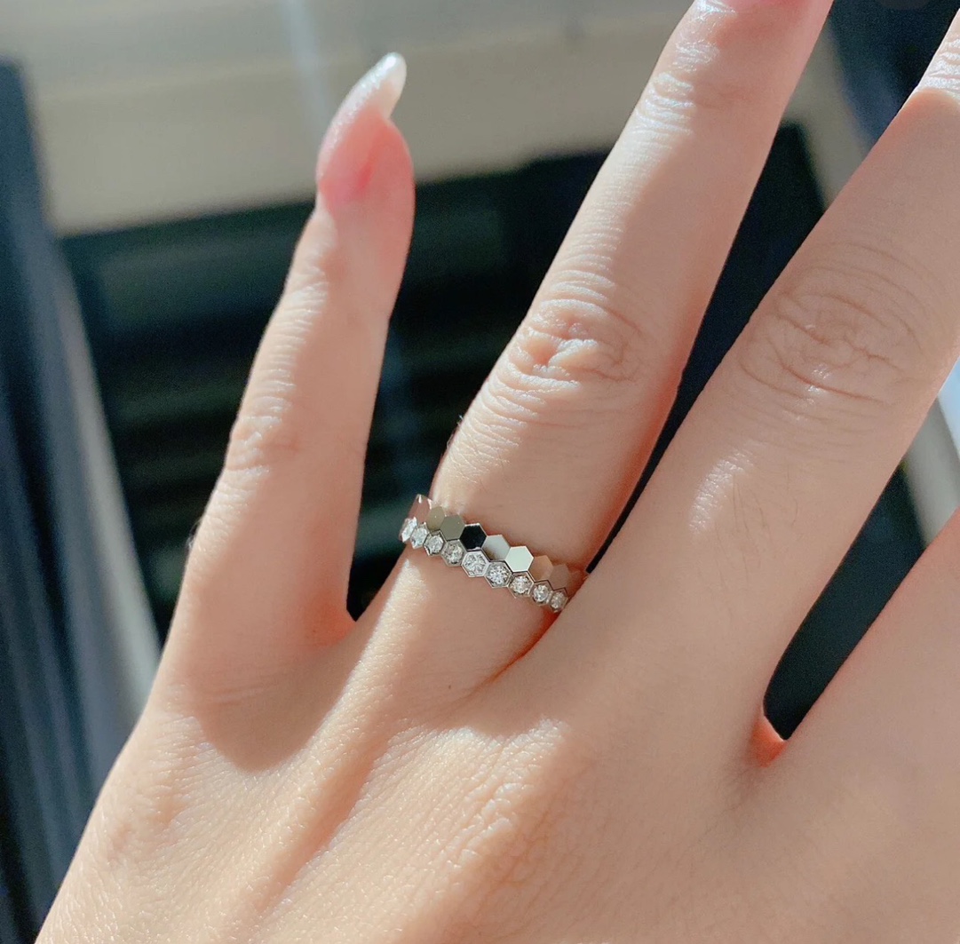 “S925 Silver Bee My Love Half-Drive Ring: Stylish and Elegant Design” - 图片 6