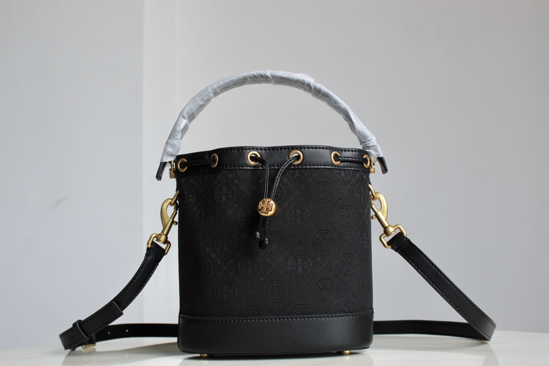 Tory Burch ～ Tory burch黑色老花水桶包 提花编织布料纹理丰富 可调可拆卸斜挎单肩肩带
