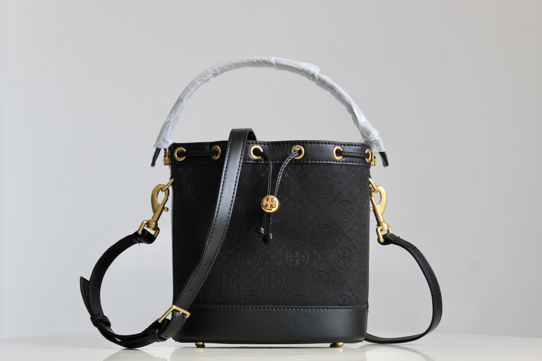 Tory Burch ～ Tory burch黑色老花水桶包 提花编织布料纹理丰富 可调可拆卸斜挎单肩肩带