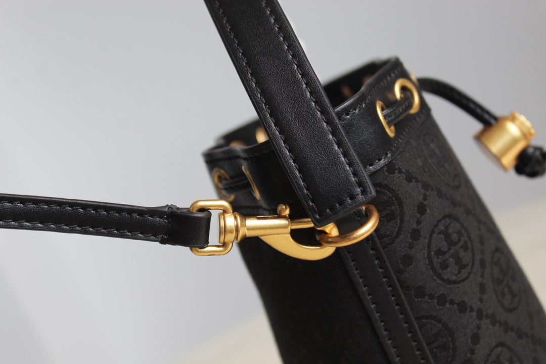Tory Burch ～TB新款水桶小号 尺寸：长14/高18/宽8.5cm