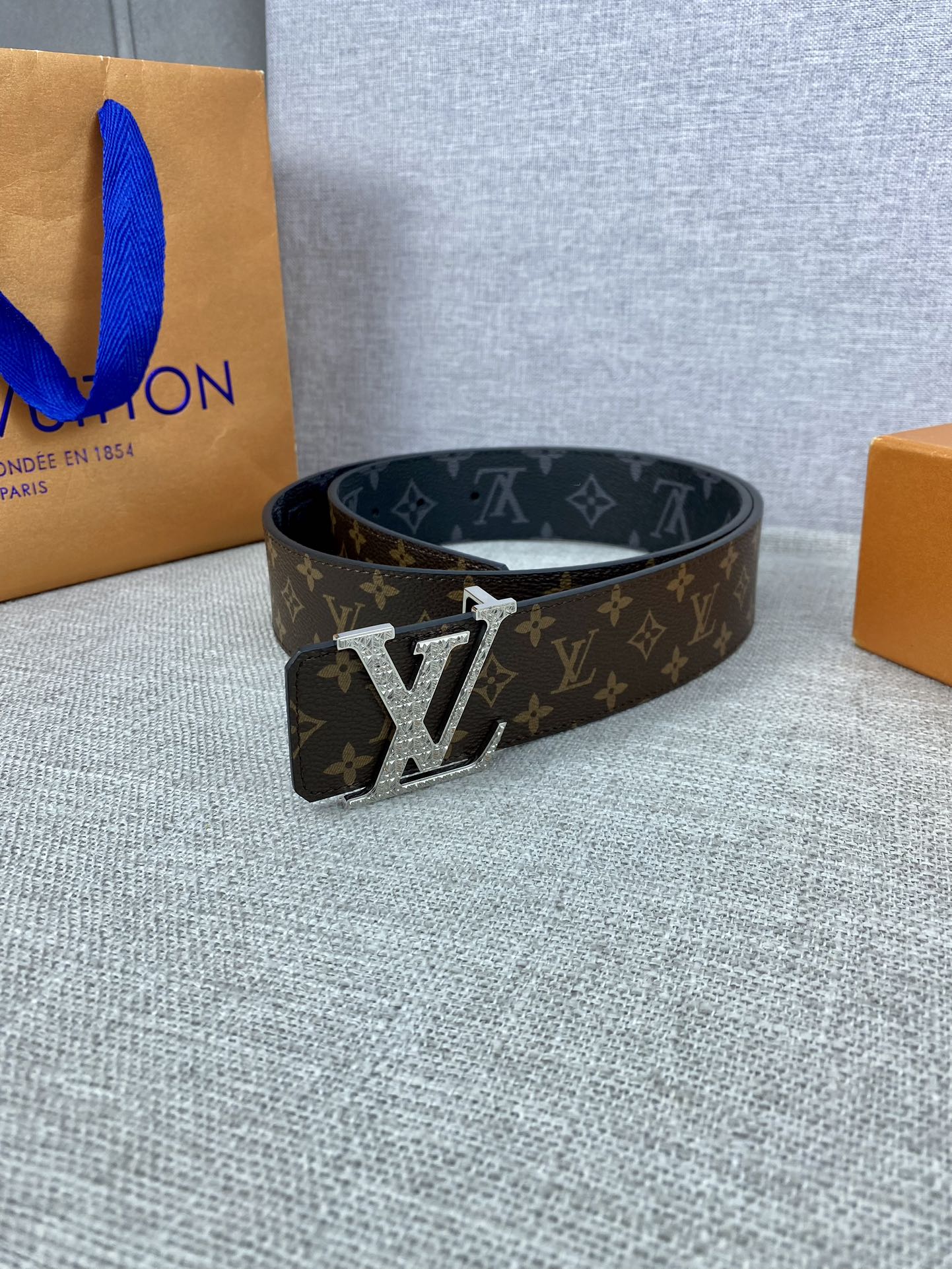 Circle40毫米双面腰带将多样品