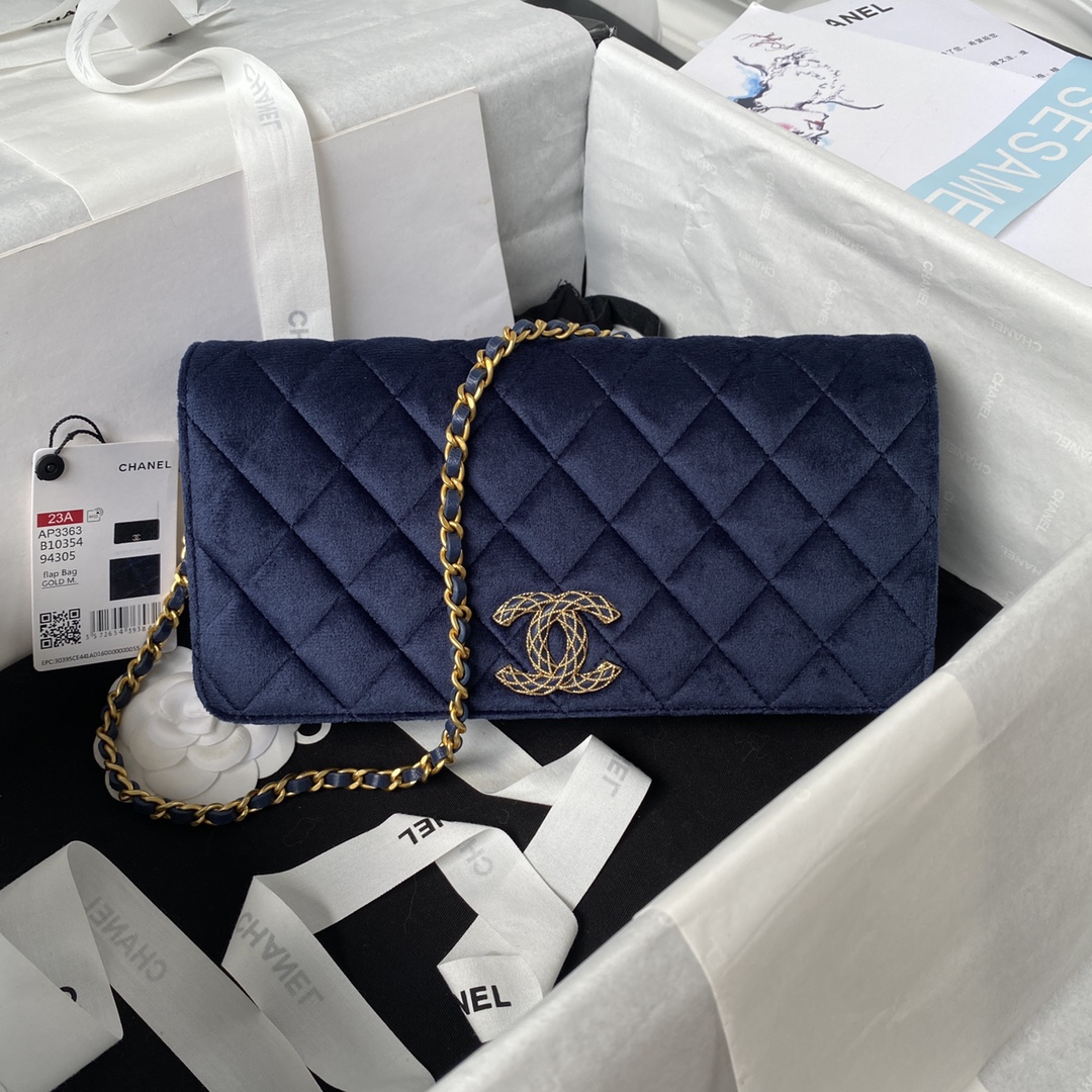 Chanel Classic Flap Bag Designer
 Crossbody & Shoulder Bags Cowhide Sheepskin Fall Collection Baguette