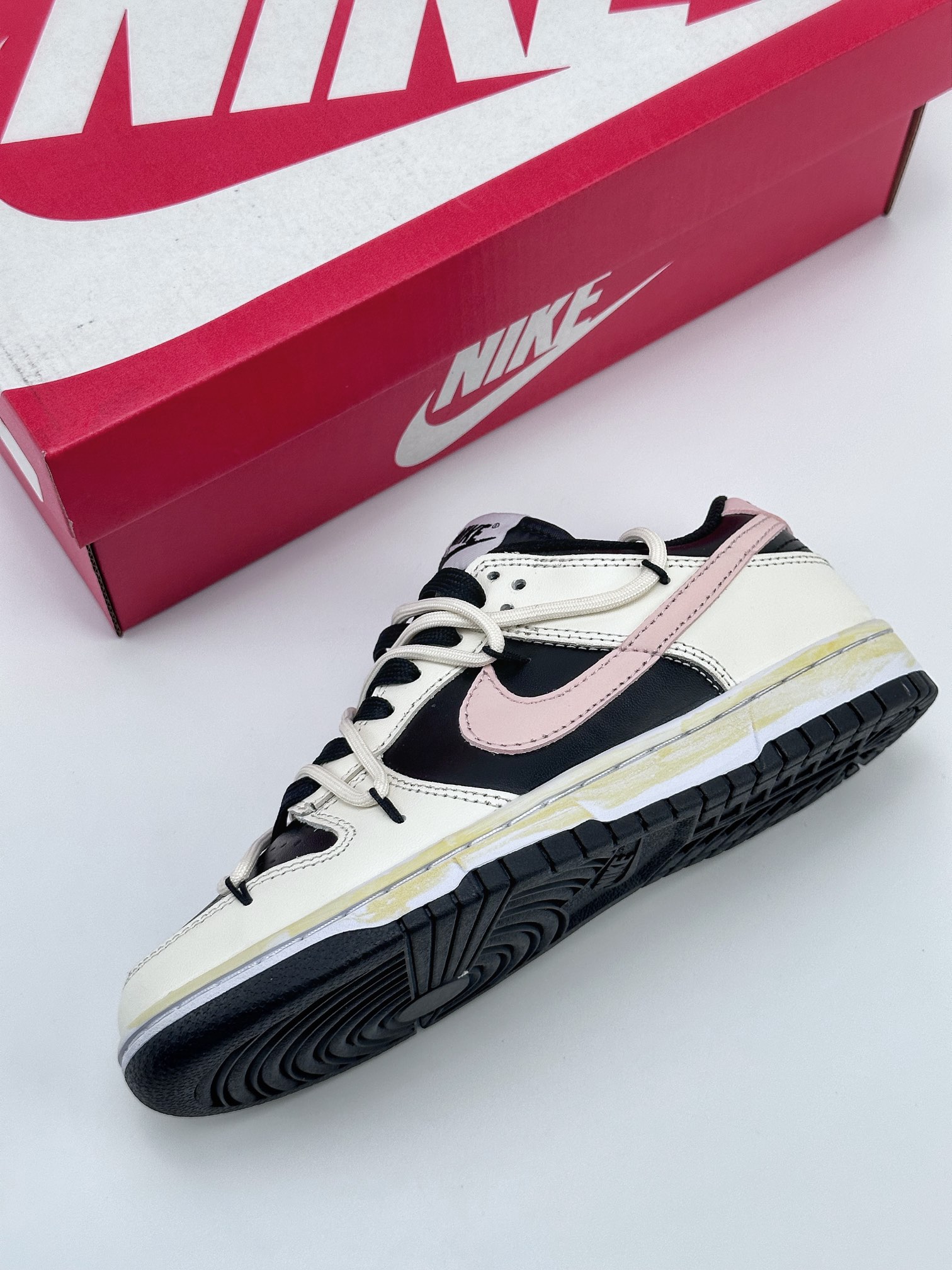 NIKE SB Dunk Low Smoked Rose Light Pink Straps FD1232-001