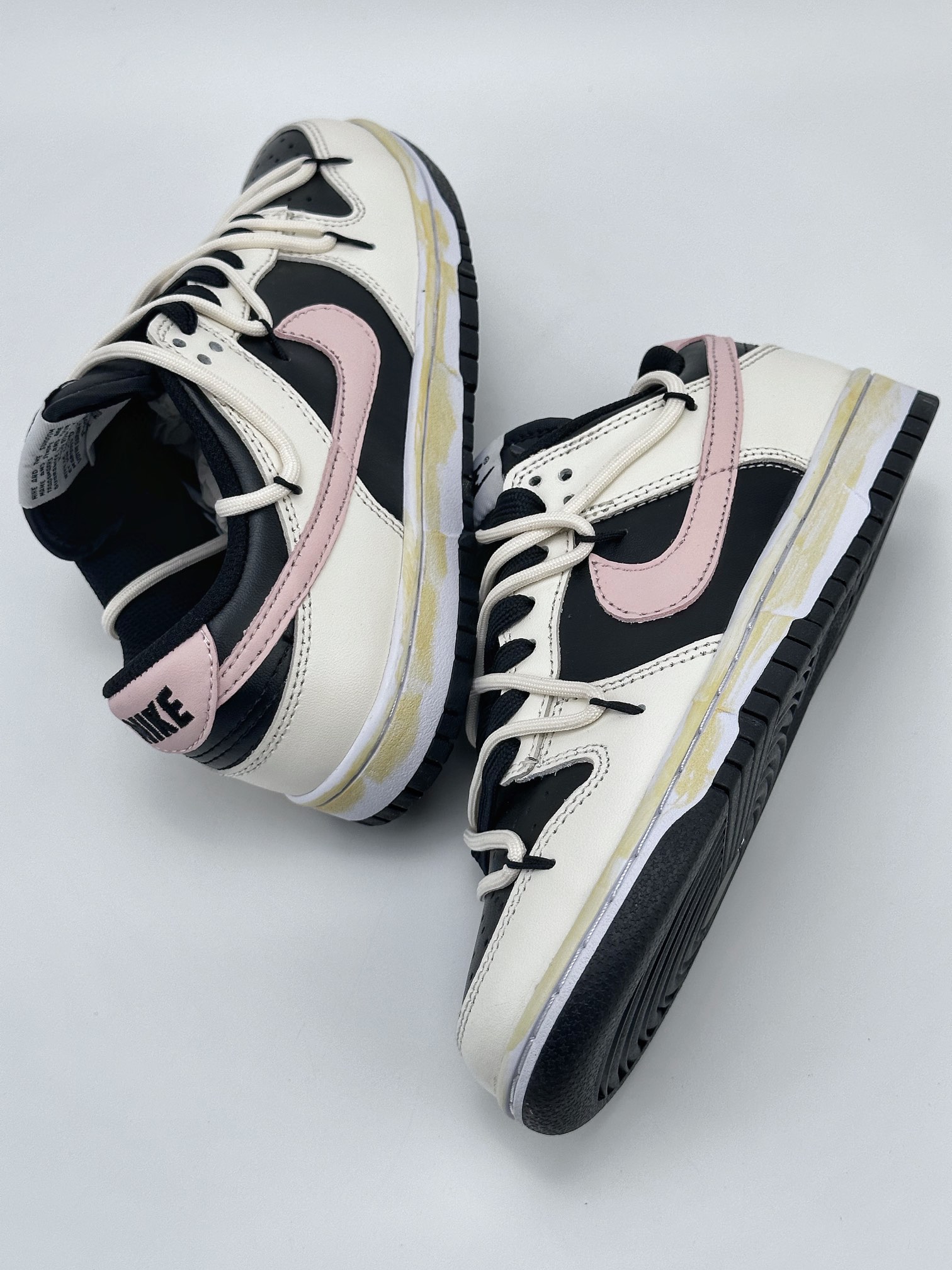 NIKE SB Dunk Low Smoked Rose Light Pink Straps FD1232-001