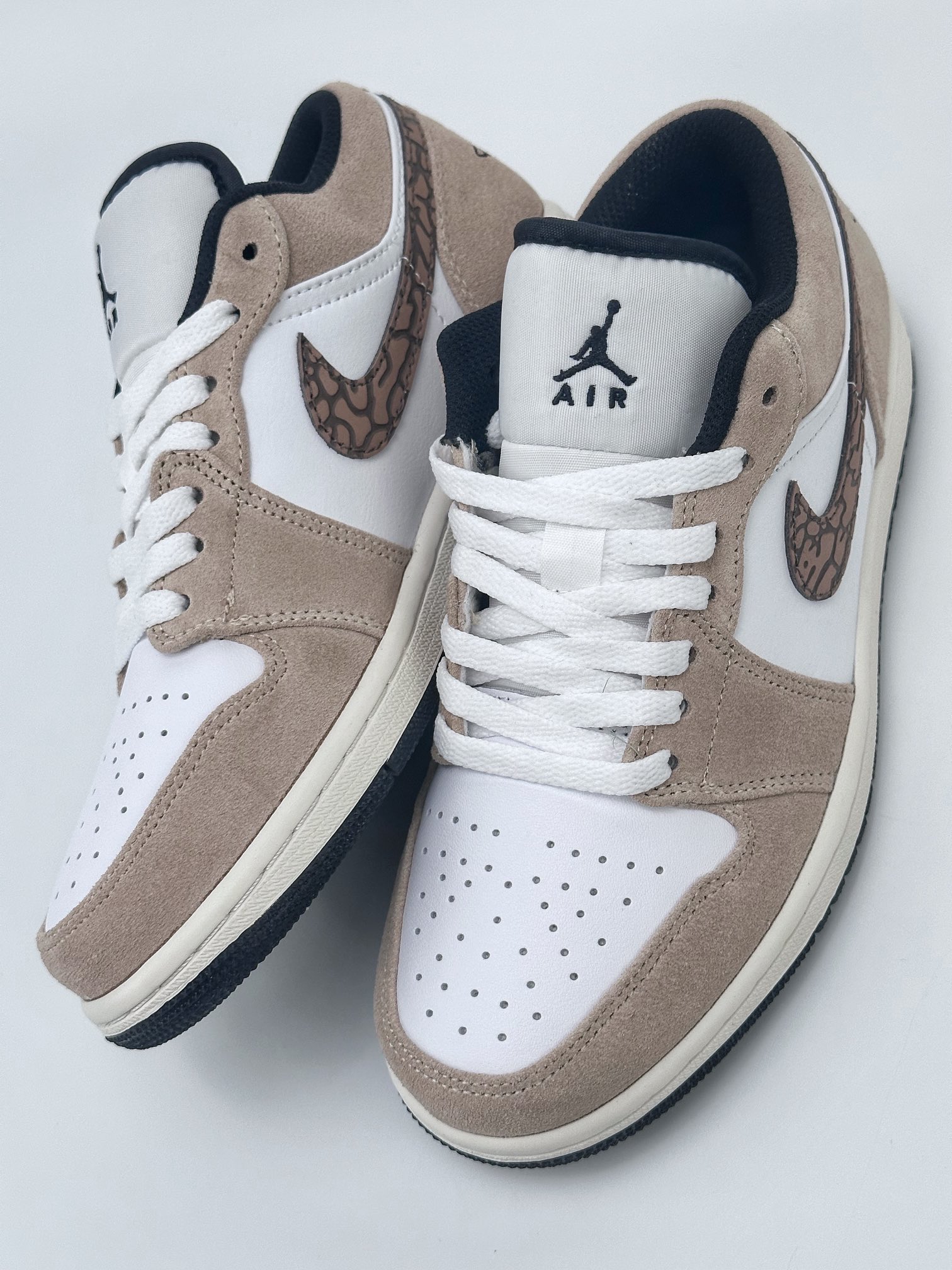 Air Jordan 1 Low ”Brown Elephant” DZ4130-201